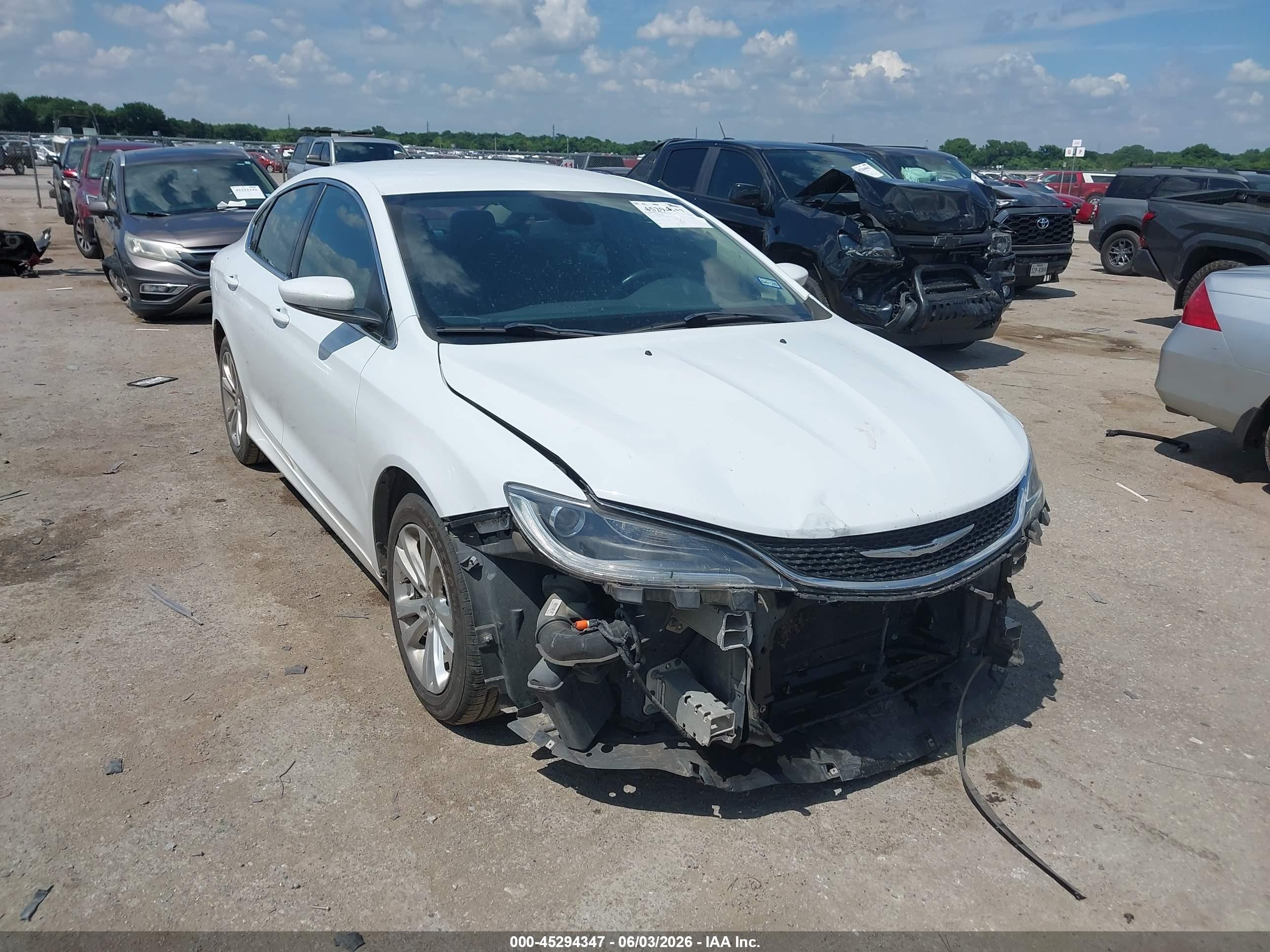 2015 Chrysler 200 Limited White vin: 1C3CCCAB7FN719266