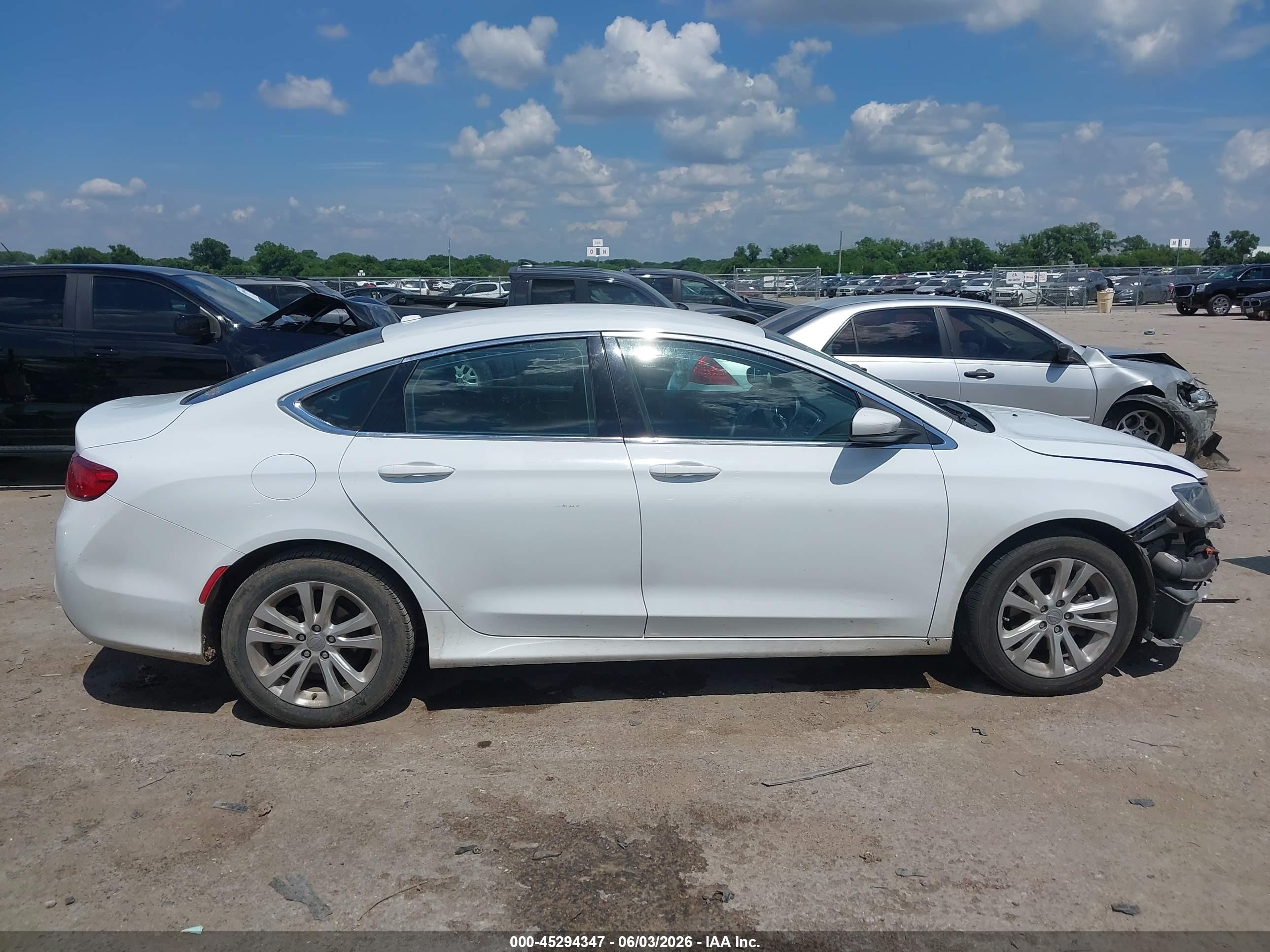 2015 Chrysler 200 Limited White vin: 1C3CCCAB7FN719266