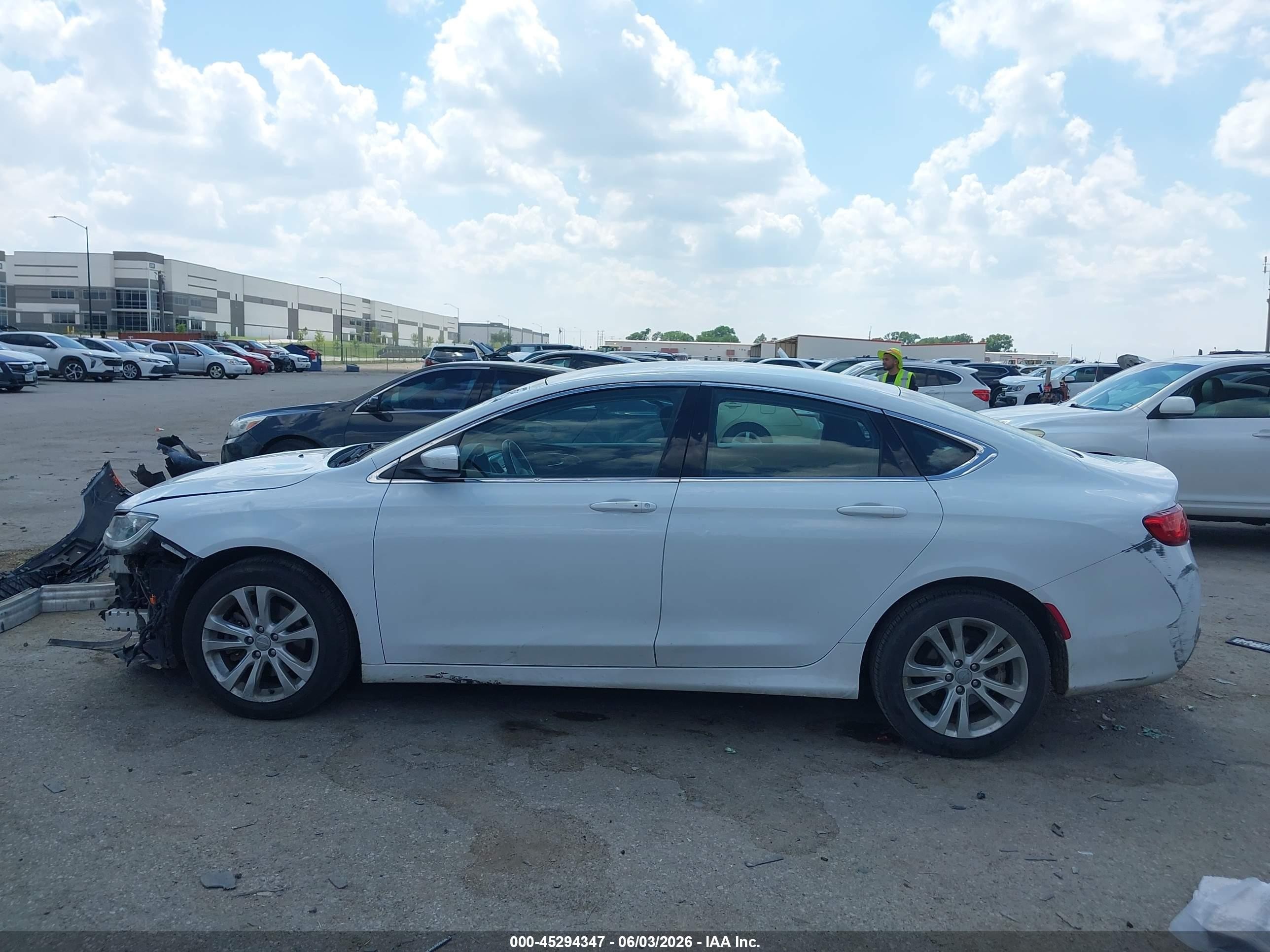 2015 Chrysler 200 Limited White vin: 1C3CCCAB7FN719266