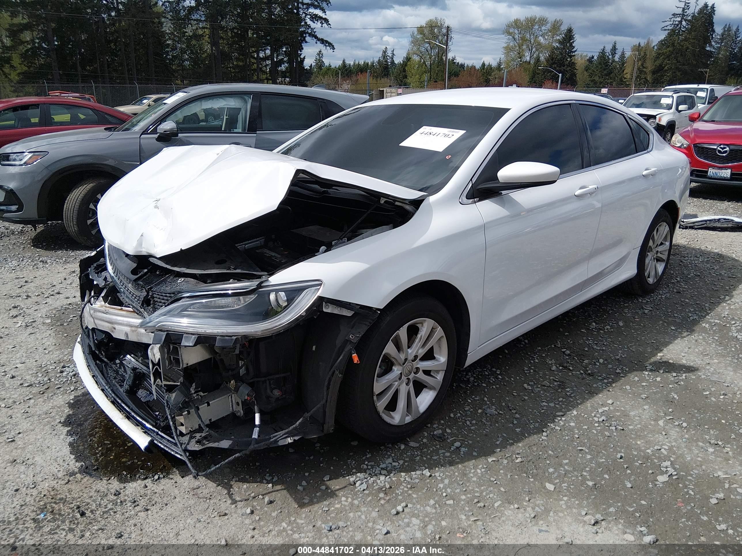 2015 Chrysler 200 Limited White vin: 1C3CCCAB7FN725889