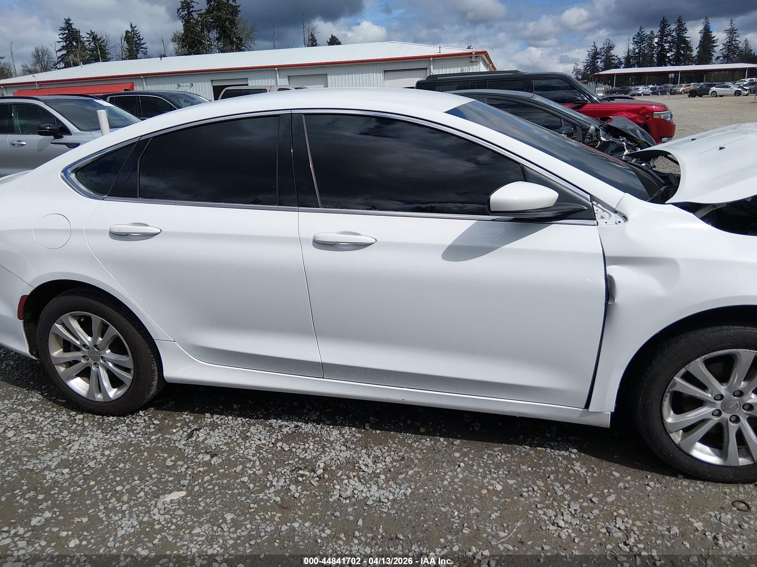 2015 Chrysler 200 Limited White vin: 1C3CCCAB7FN725889