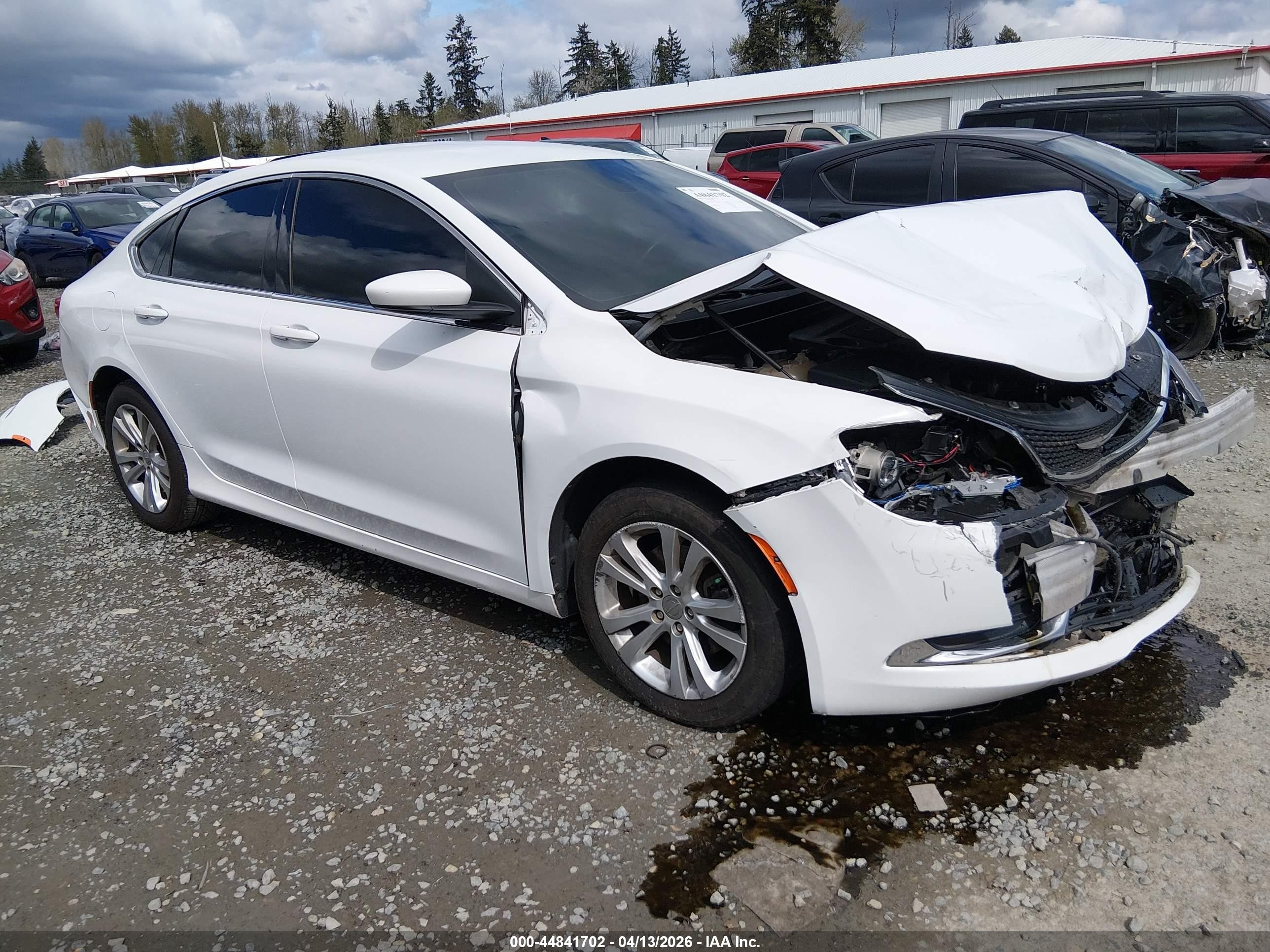 2015 Chrysler 200 Limited White vin: 1C3CCCAB7FN725889
