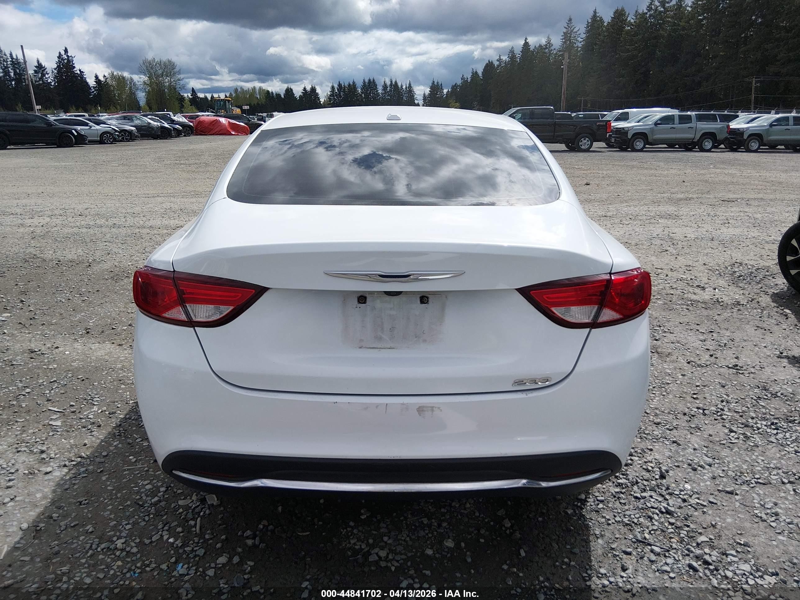 2015 Chrysler 200 Limited White vin: 1C3CCCAB7FN725889