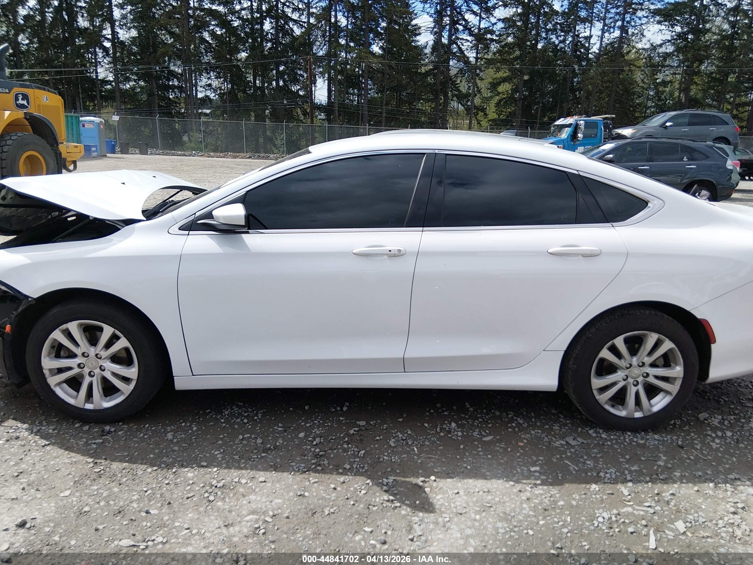 2015 Chrysler 200 Limited White vin: 1C3CCCAB7FN725889