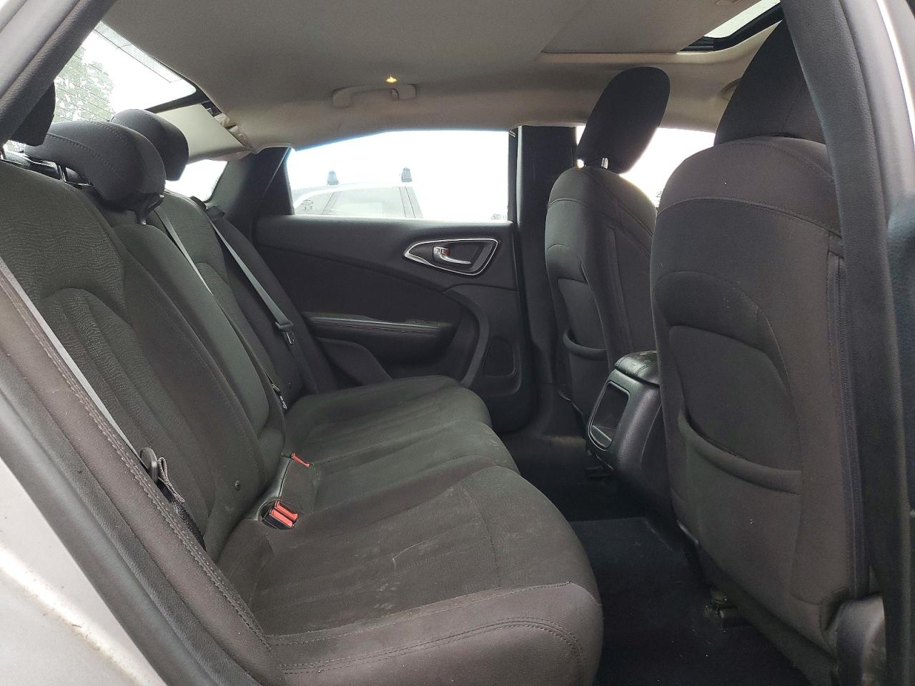 2015 Chrysler 200 Limited Silver vin: 1C3CCCAB7FN728291