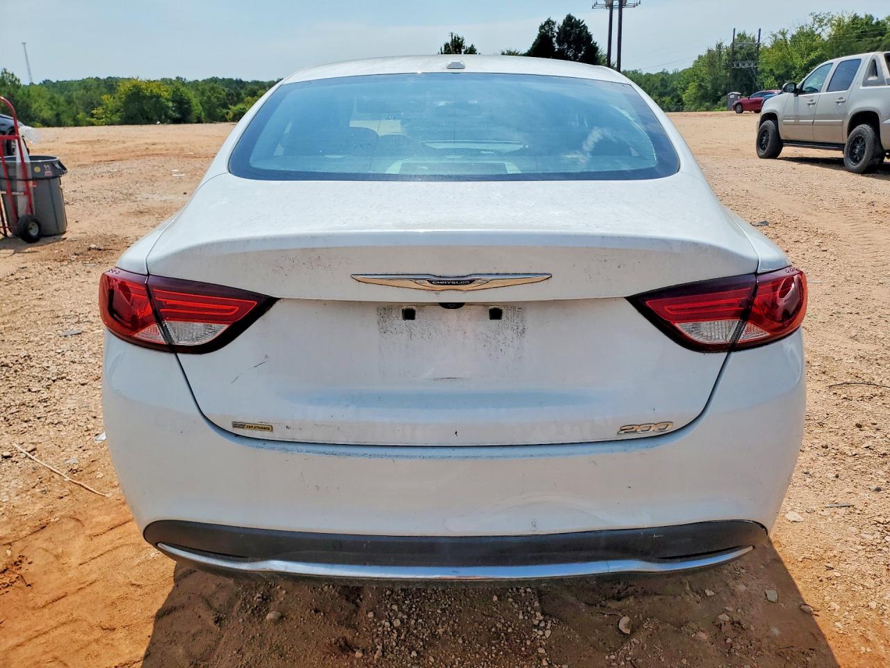 2015 Chrysler 200 Limited White vin: 1C3CCCAB7FN743129