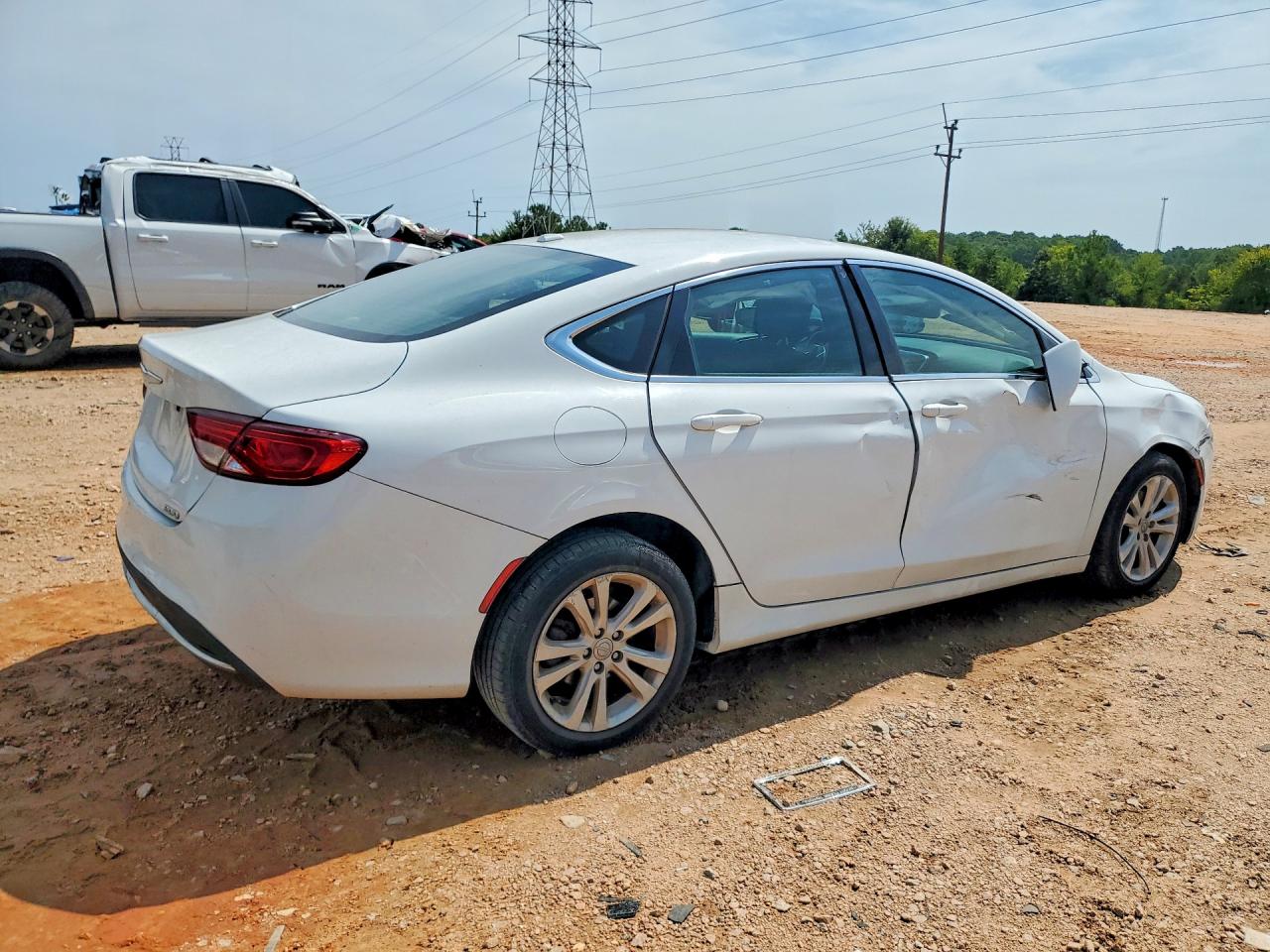 2015 Chrysler 200 Limited White vin: 1C3CCCAB7FN743129