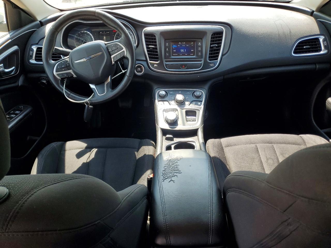 2015 Chrysler 200 Limited White vin: 1C3CCCAB7FN743129