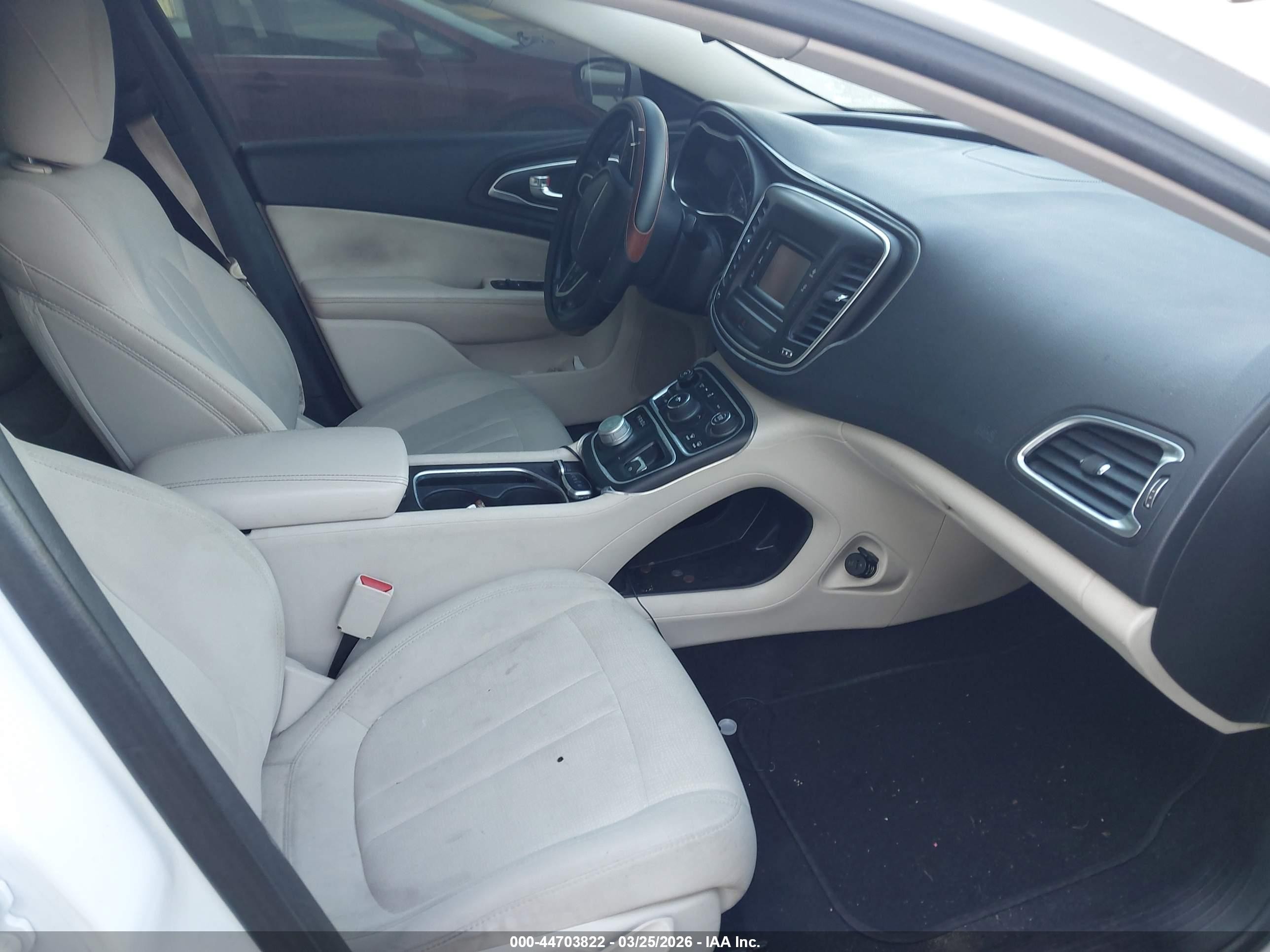 2015 Chrysler 200 Limited White vin: 1C3CCCAB8FN564887