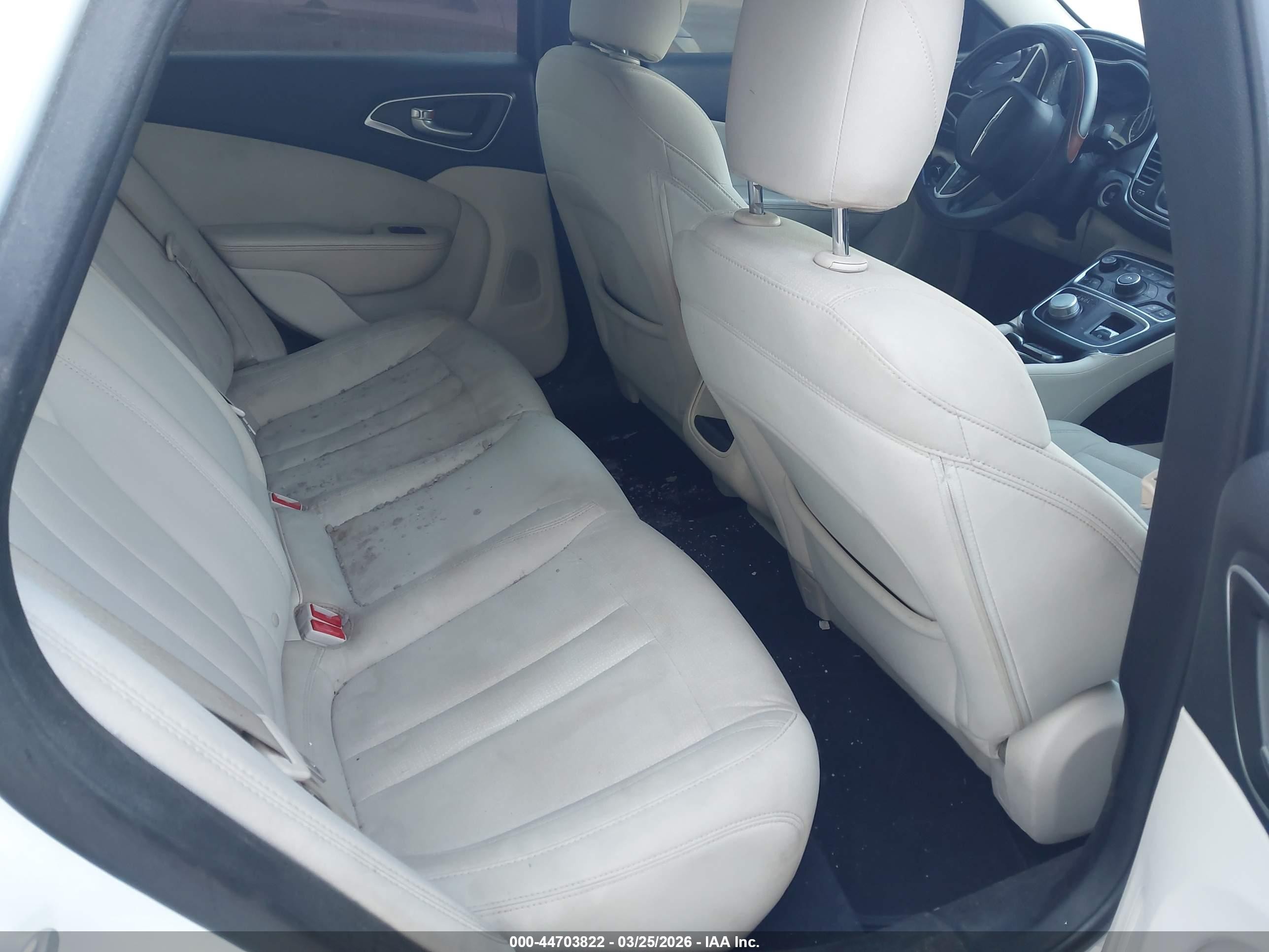 2015 Chrysler 200 Limited White vin: 1C3CCCAB8FN564887