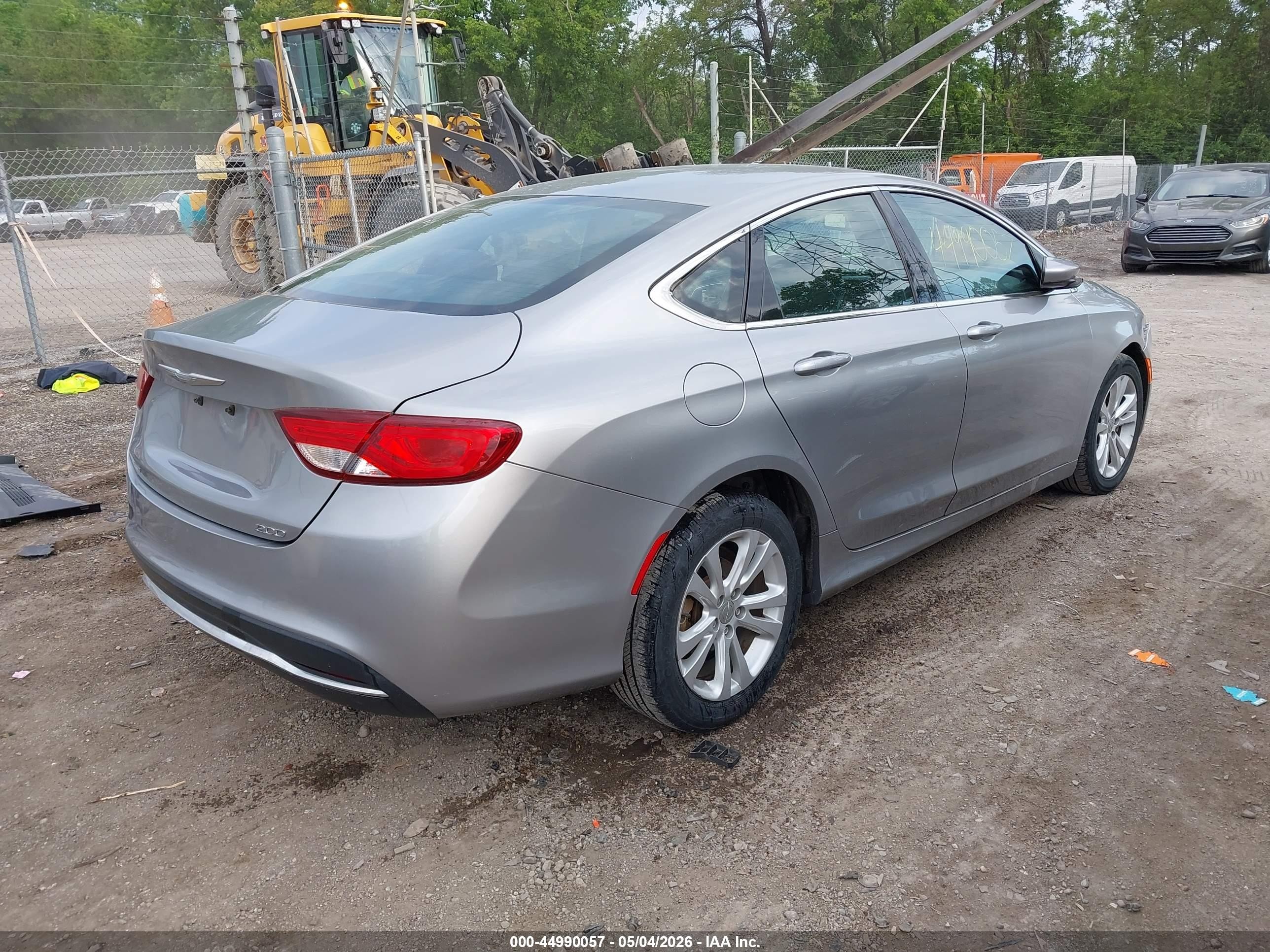 2015 Chrysler 200 Limited Silver vin: 1C3CCCAB8FN585948