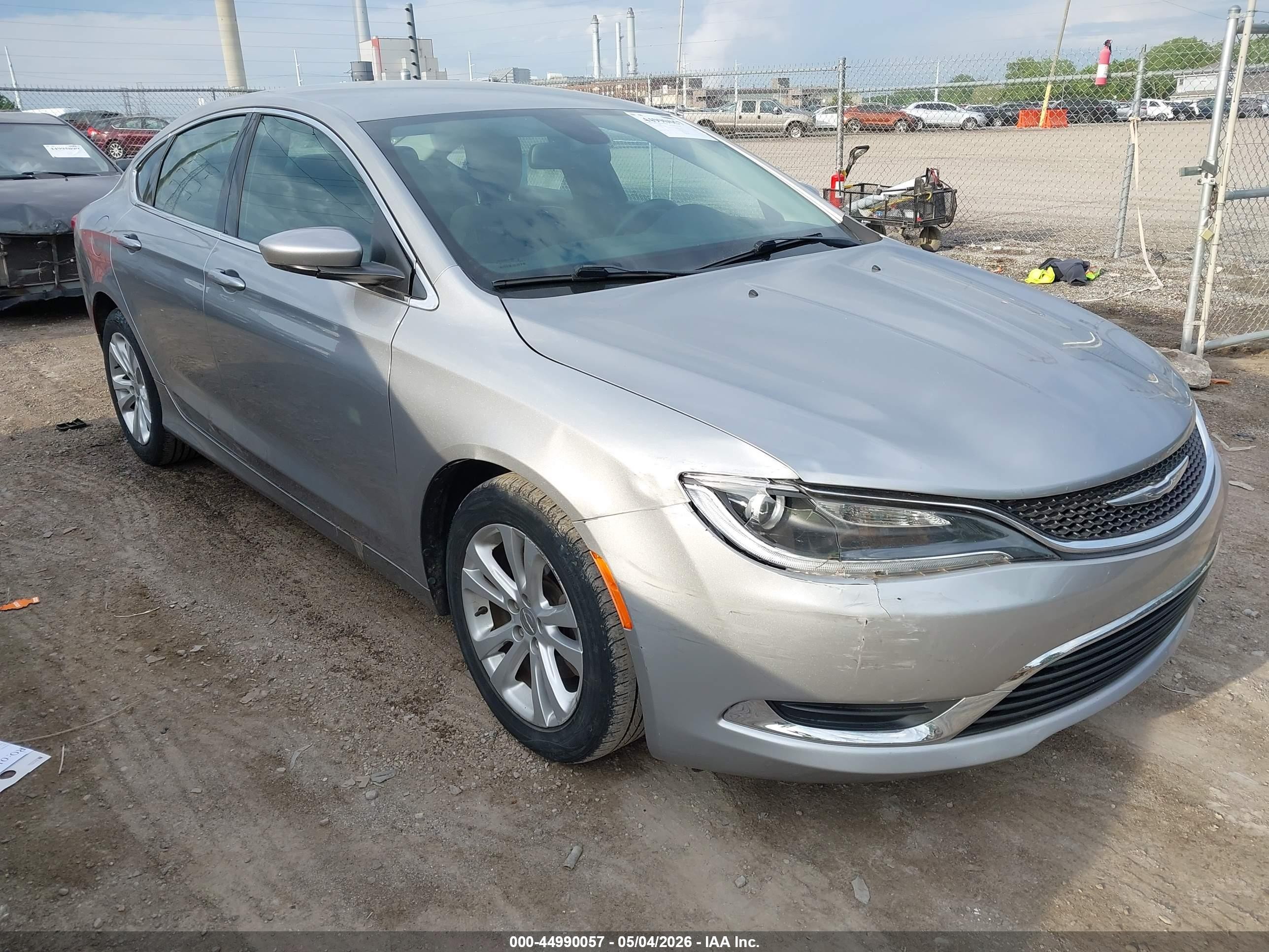 2015 Chrysler 200 Limited Silver vin: 1C3CCCAB8FN585948