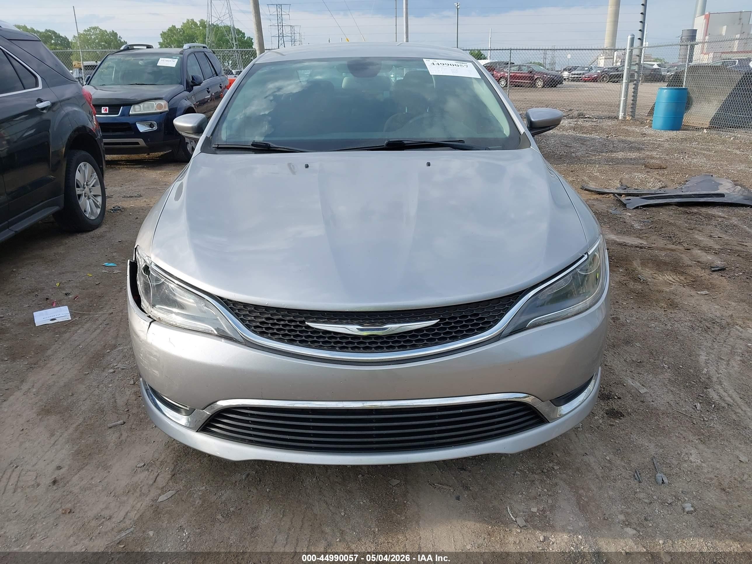 2015 Chrysler 200 Limited Silver vin: 1C3CCCAB8FN585948