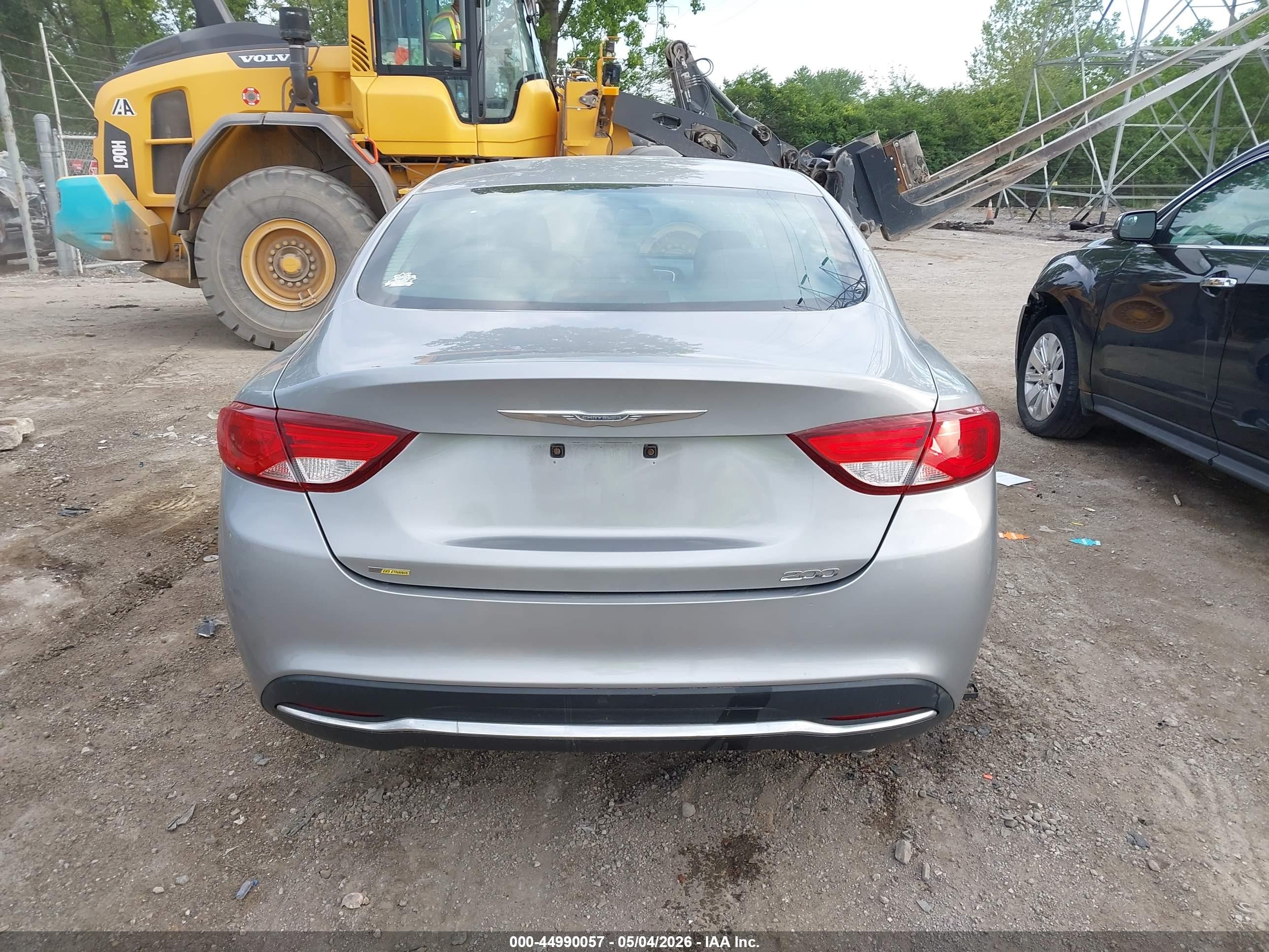 2015 Chrysler 200 Limited Silver vin: 1C3CCCAB8FN585948
