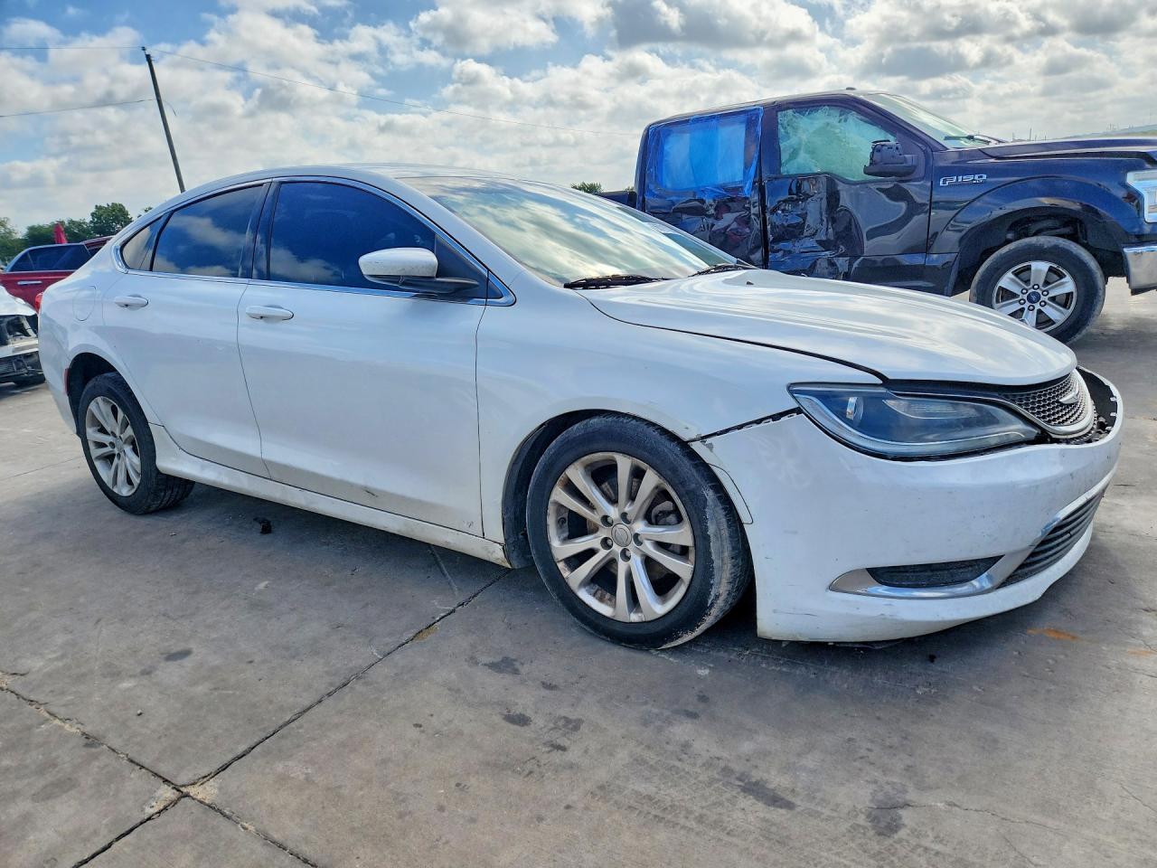 2015 Chrysler 200 Limited White vin: 1C3CCCAB8FN592124