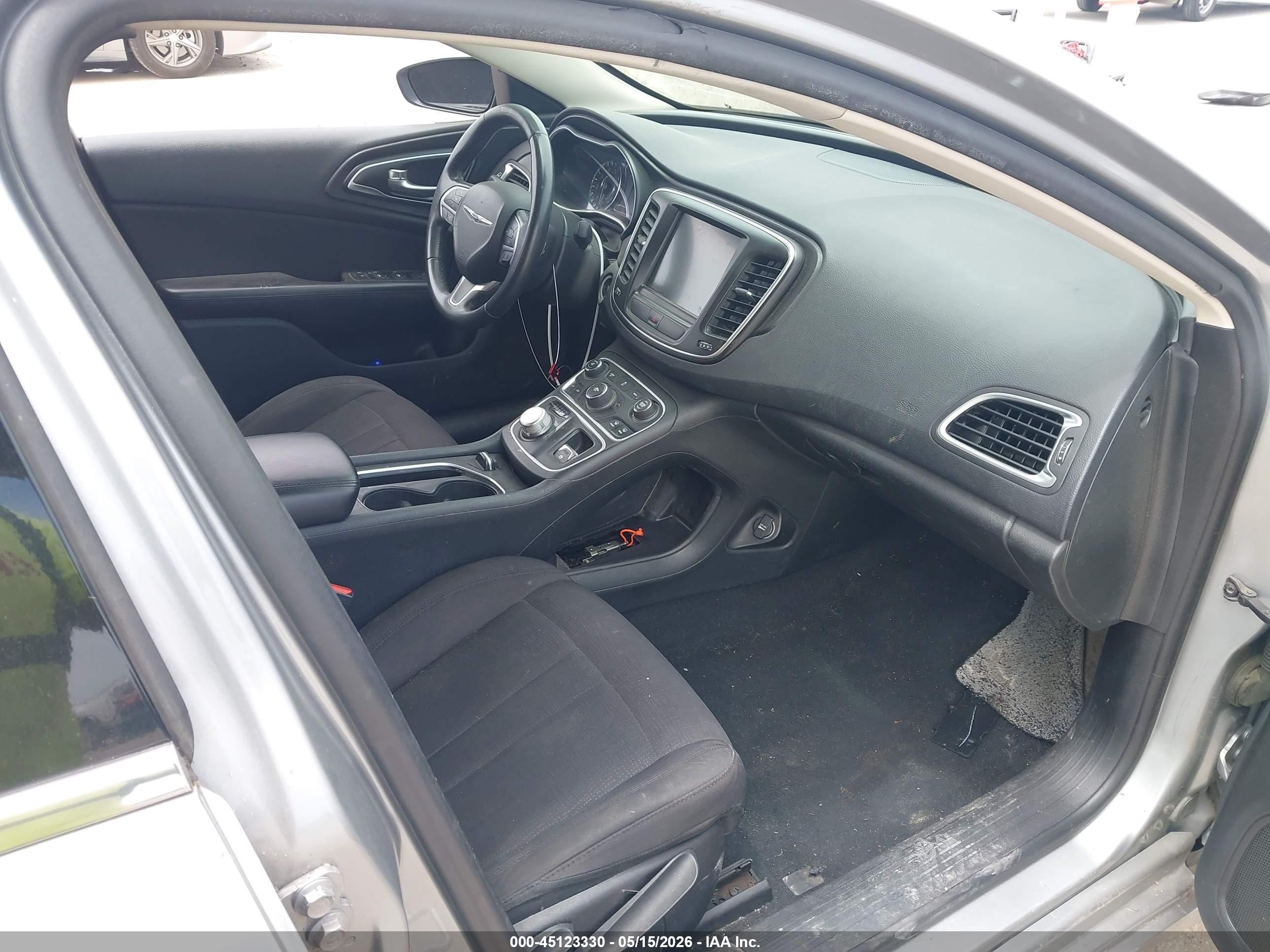 2015 Chrysler 200 Limited Silver vin: 1C3CCCAB8FN652306