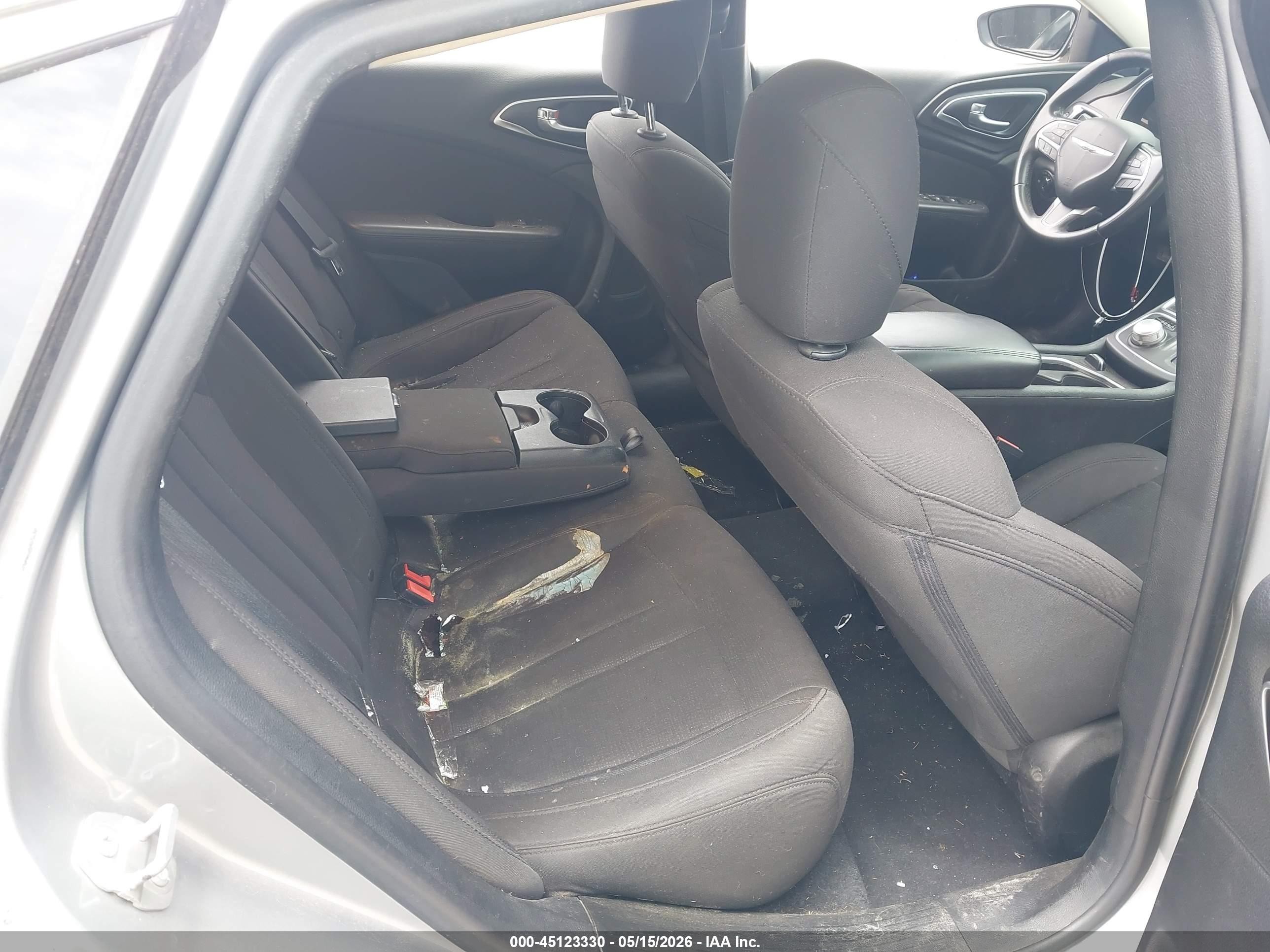 2015 Chrysler 200 Limited Silver vin: 1C3CCCAB8FN652306