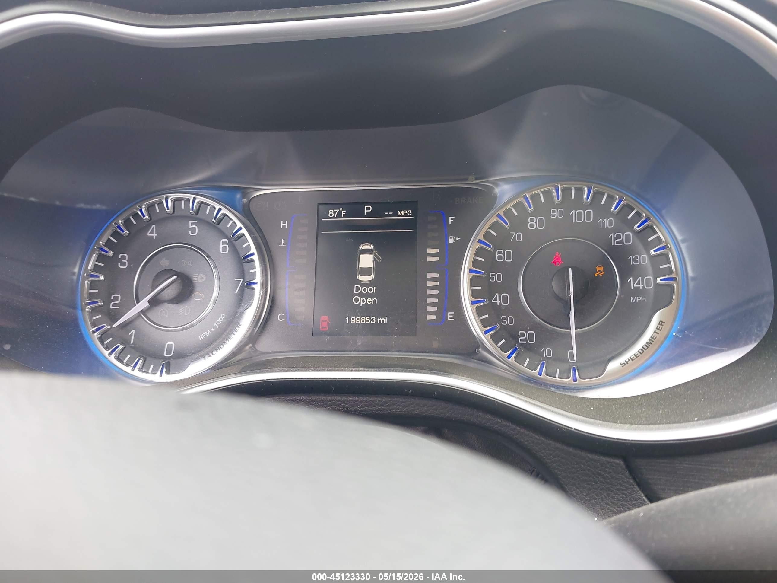 2015 Chrysler 200 Limited Silver vin: 1C3CCCAB8FN652306