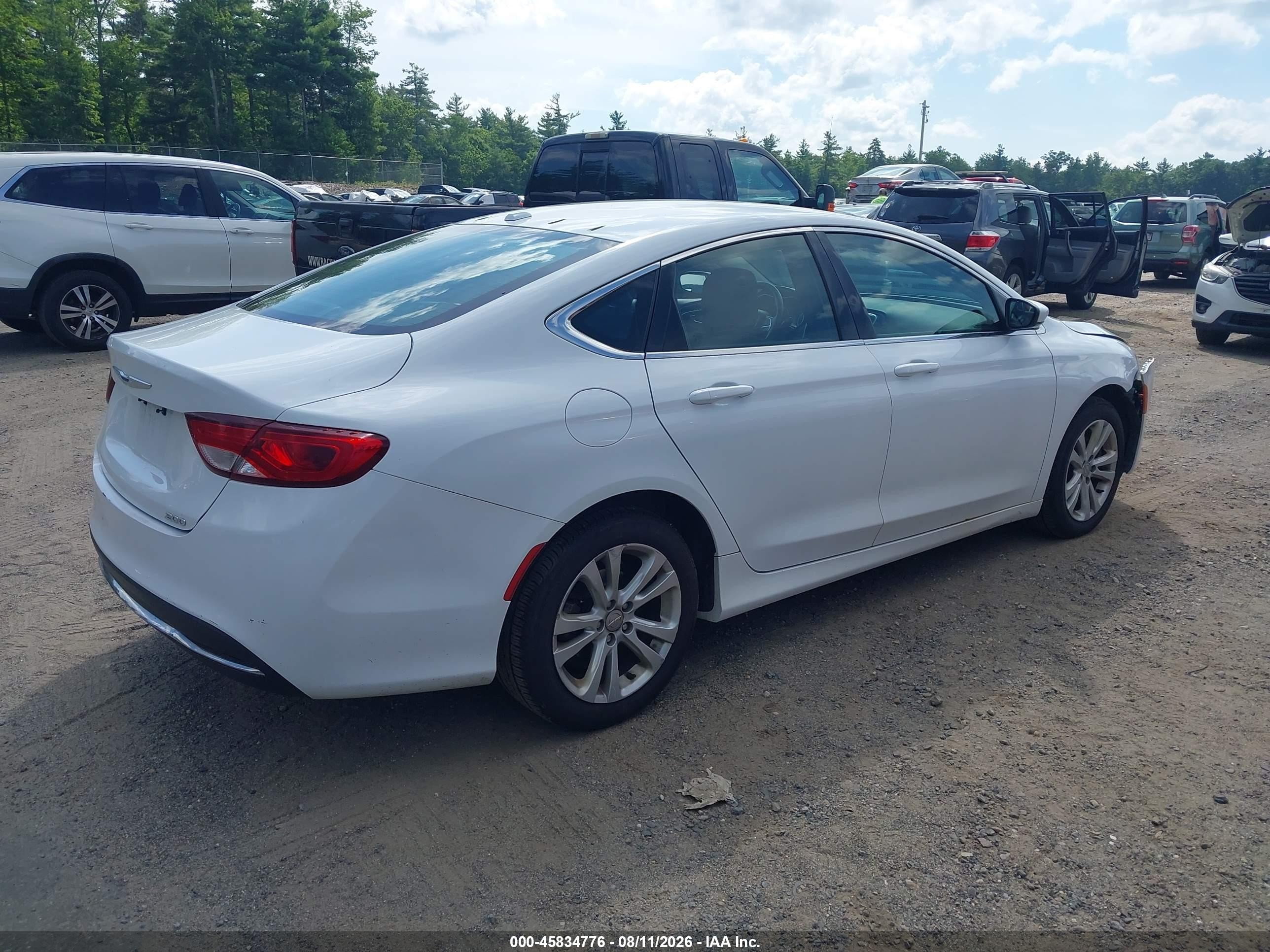 2015 Chrysler 200 Limited White vin: 1C3CCCAB8FN692742