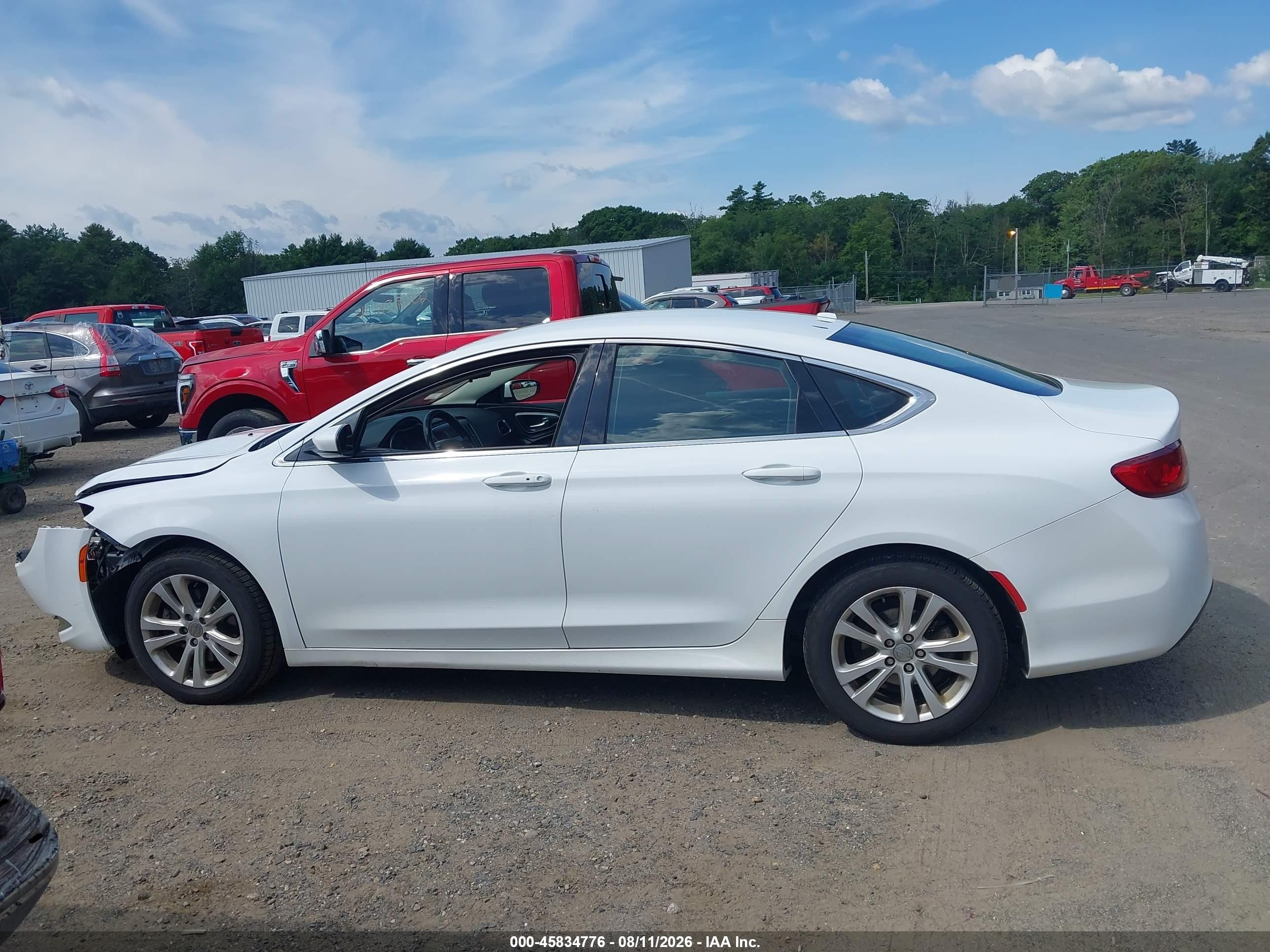 2015 Chrysler 200 Limited White vin: 1C3CCCAB8FN692742