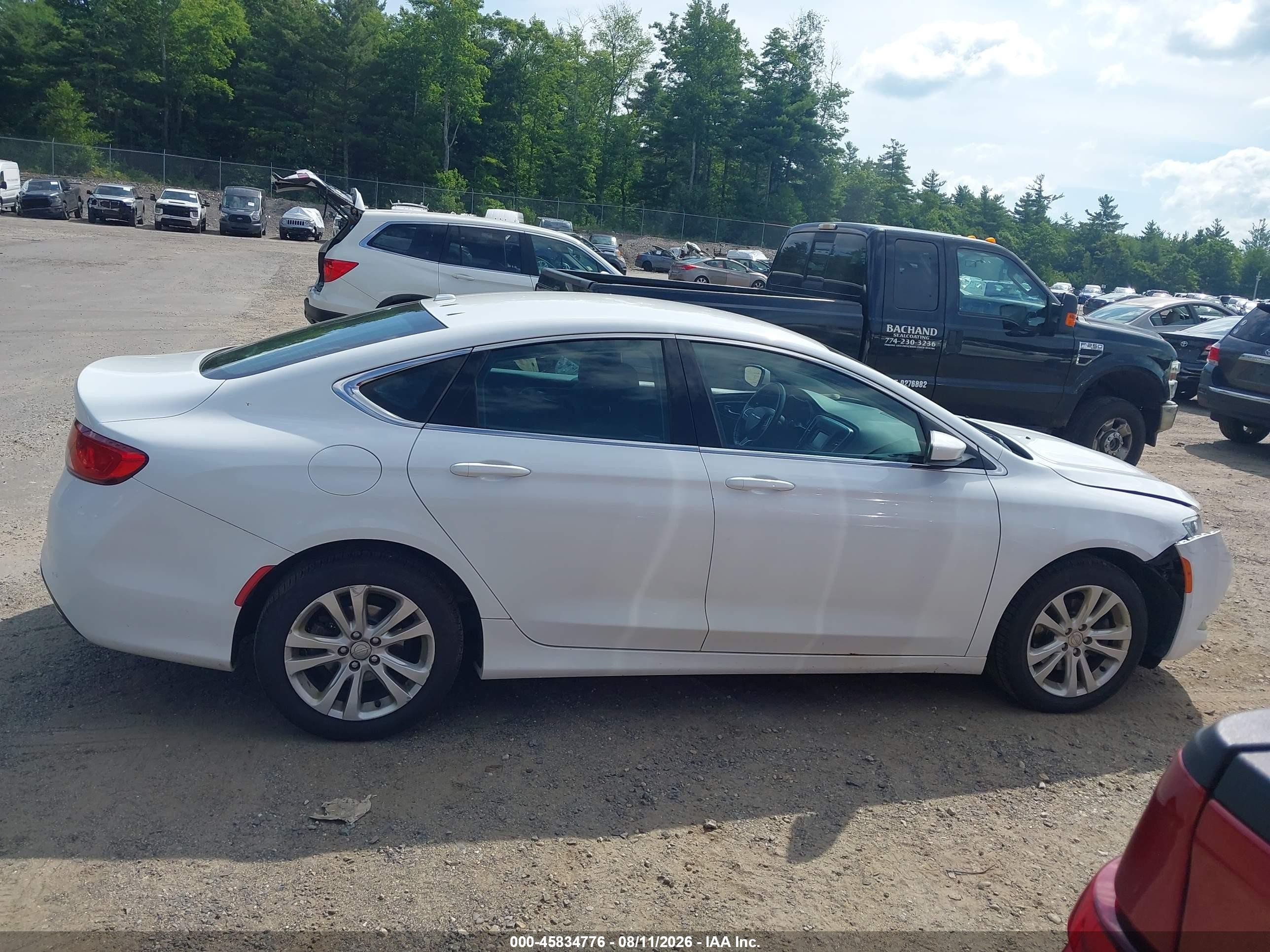 2015 Chrysler 200 Limited White vin: 1C3CCCAB8FN692742
