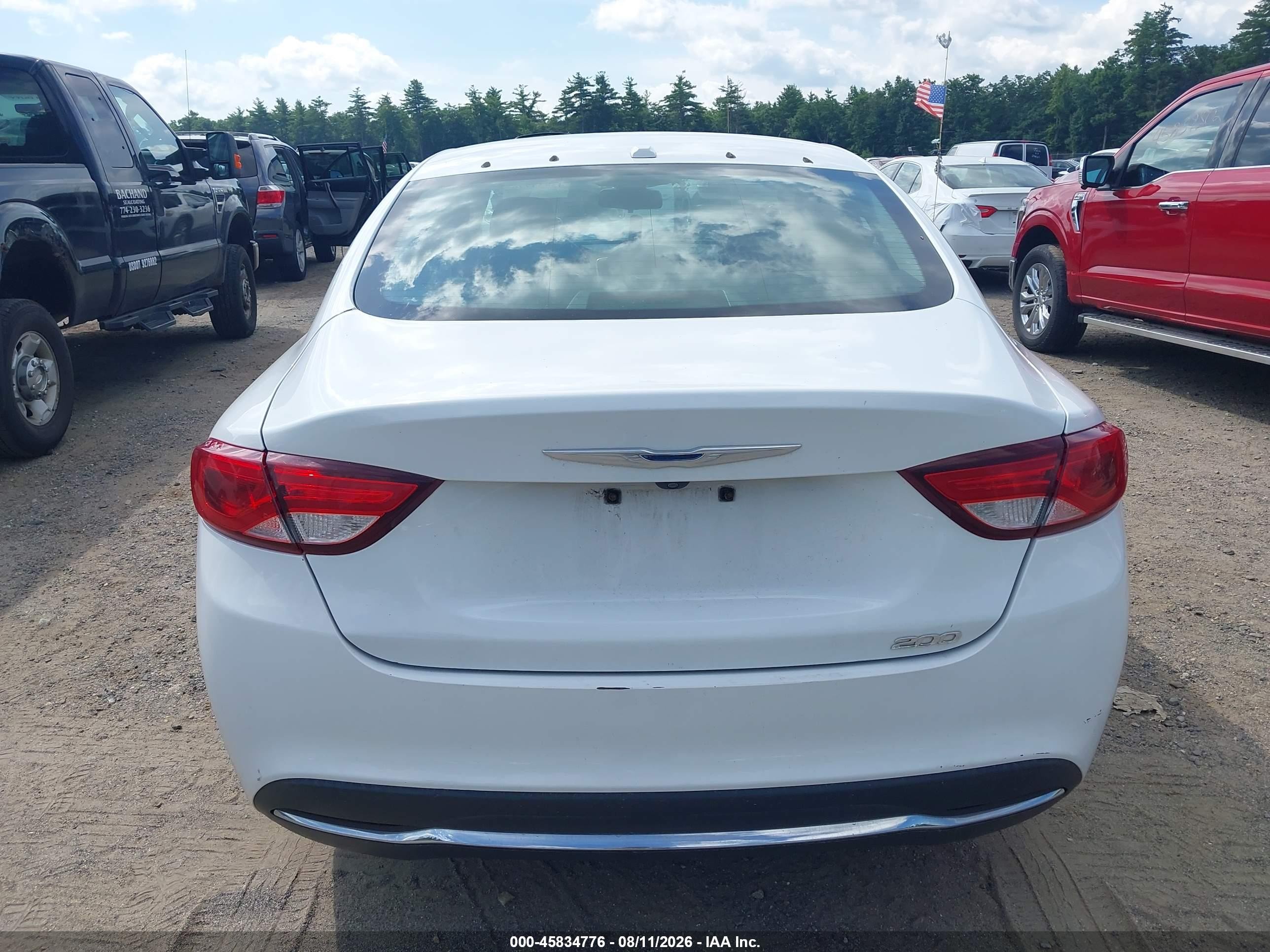2015 Chrysler 200 Limited White vin: 1C3CCCAB8FN692742
