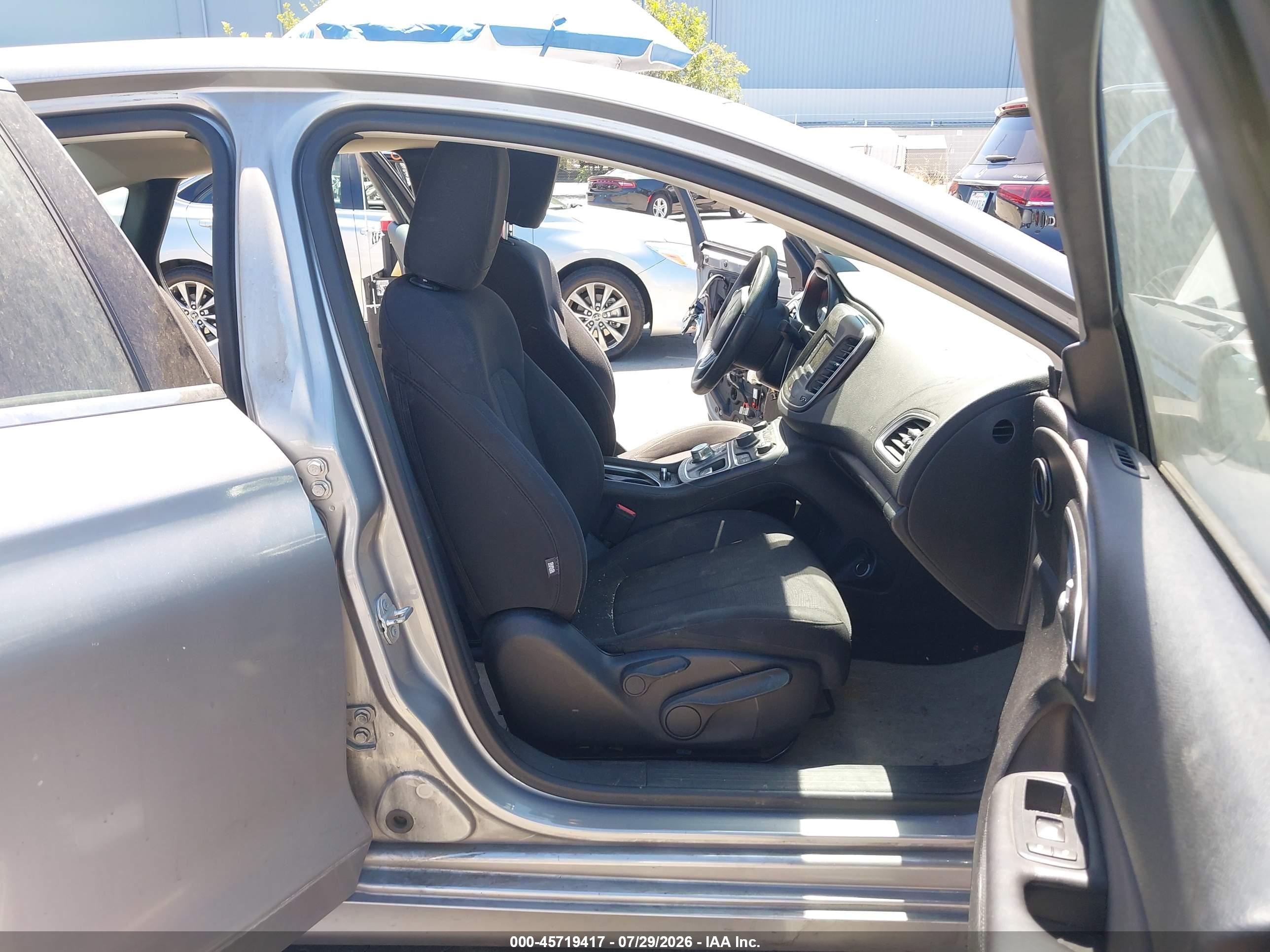 2015 Chrysler 200 Limited Серый vin: 1C3CCCAB8FN702220
