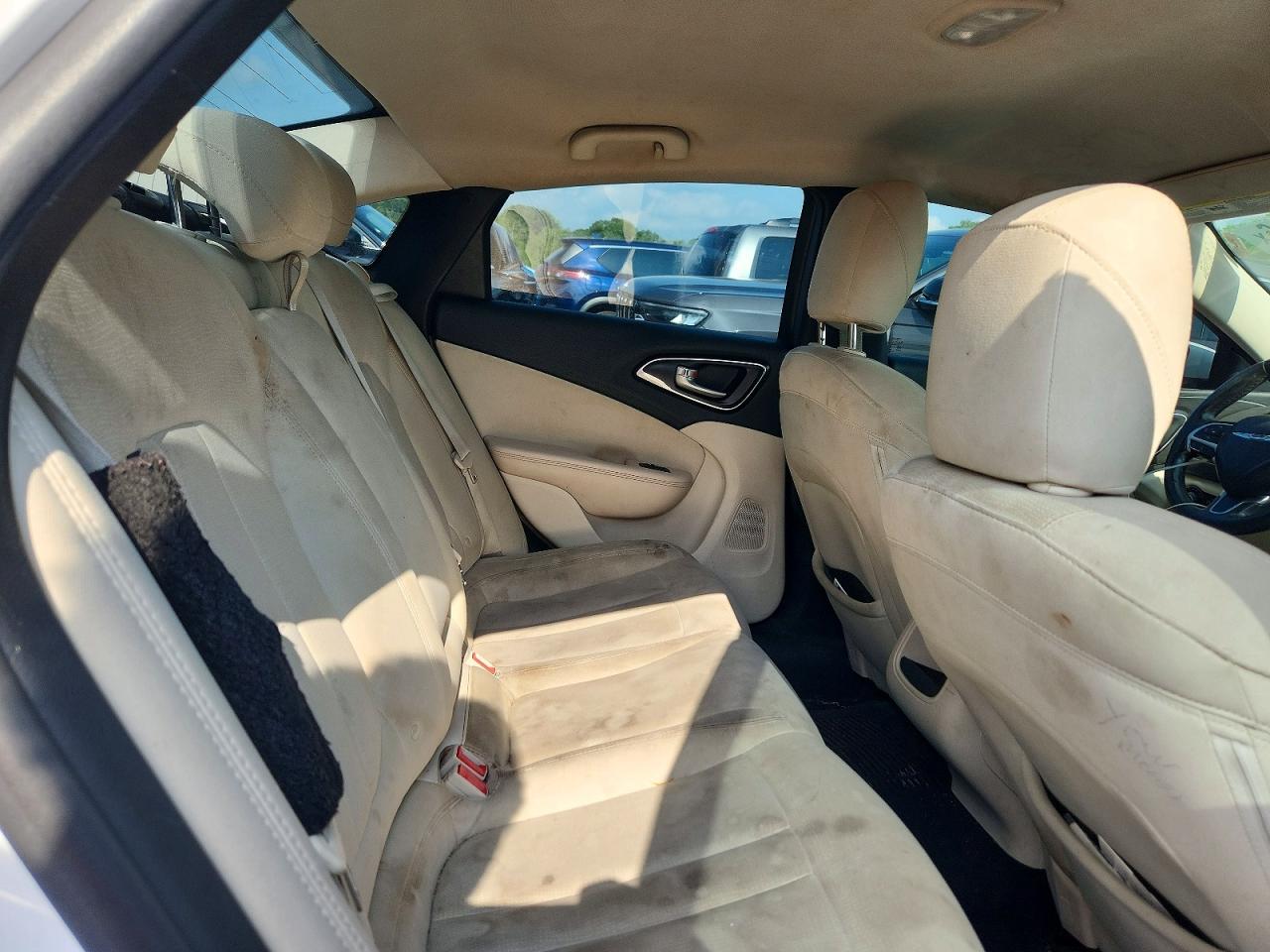2015 Chrysler 200 Limited White vin: 1C3CCCAB8FN720460