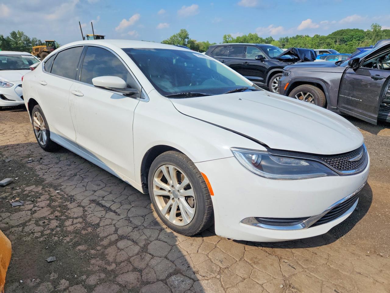 2015 Chrysler 200 Limited White vin: 1C3CCCAB8FN720460