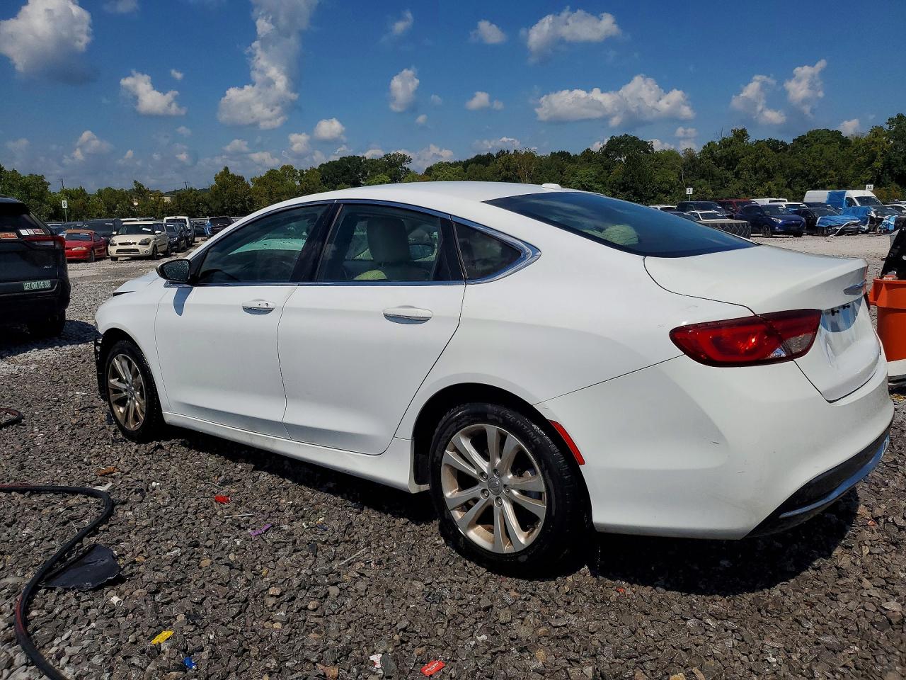 2015 Chrysler 200 Limited White vin: 1C3CCCAB8FN725805