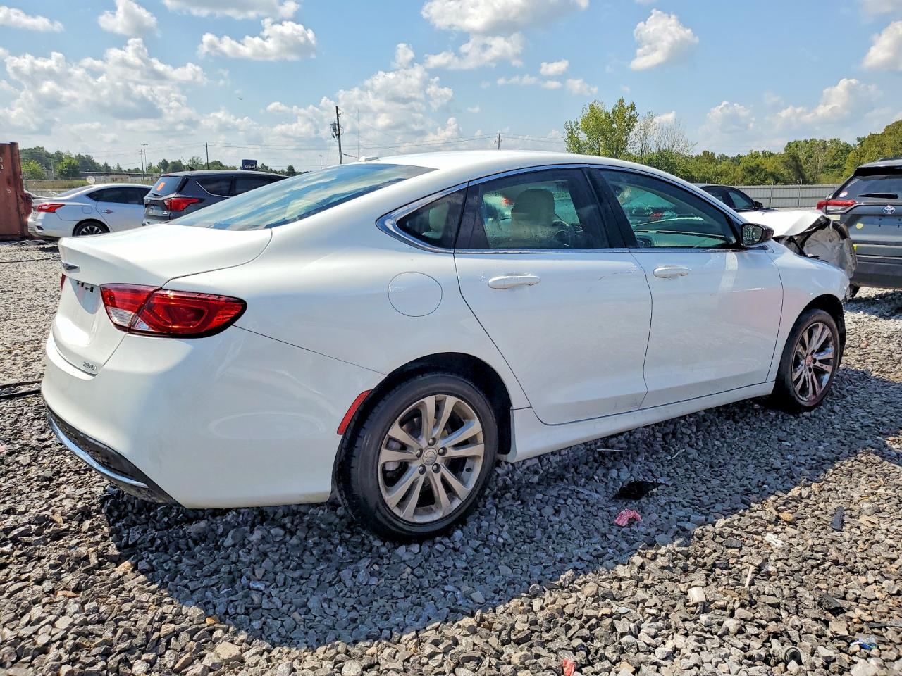 2015 Chrysler 200 Limited White vin: 1C3CCCAB8FN725805