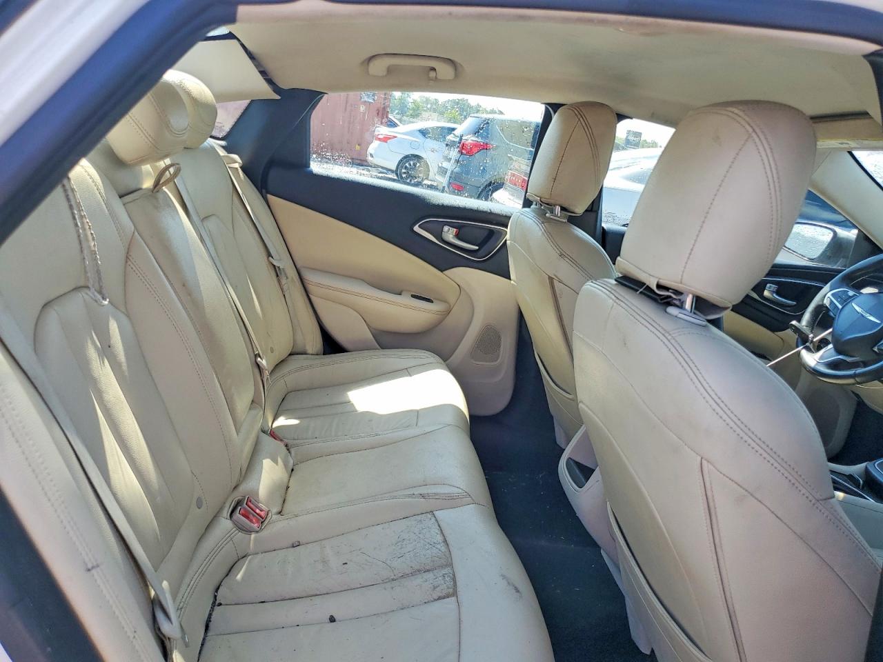 2015 Chrysler 200 Limited White vin: 1C3CCCAB8FN725805