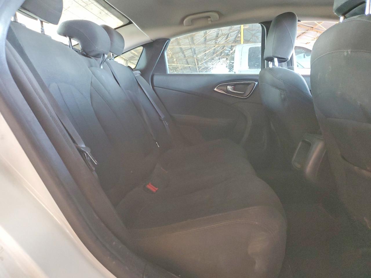 2015 Chrysler 200 Limited Белый vin: 1C3CCCAB8FN754060