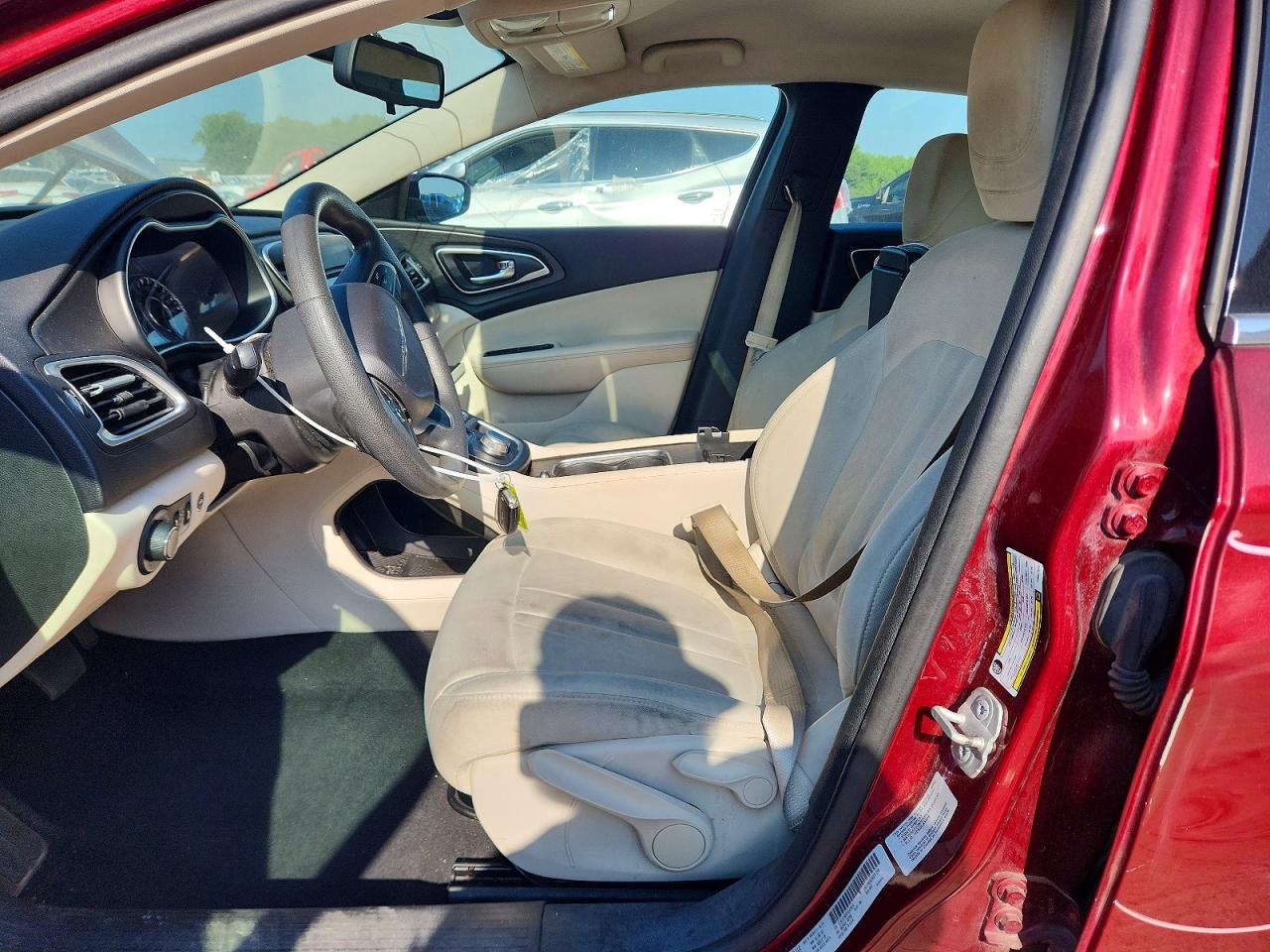 2015 Chrysler 200 Limited Burgundy vin: 1C3CCCAB9FN547810