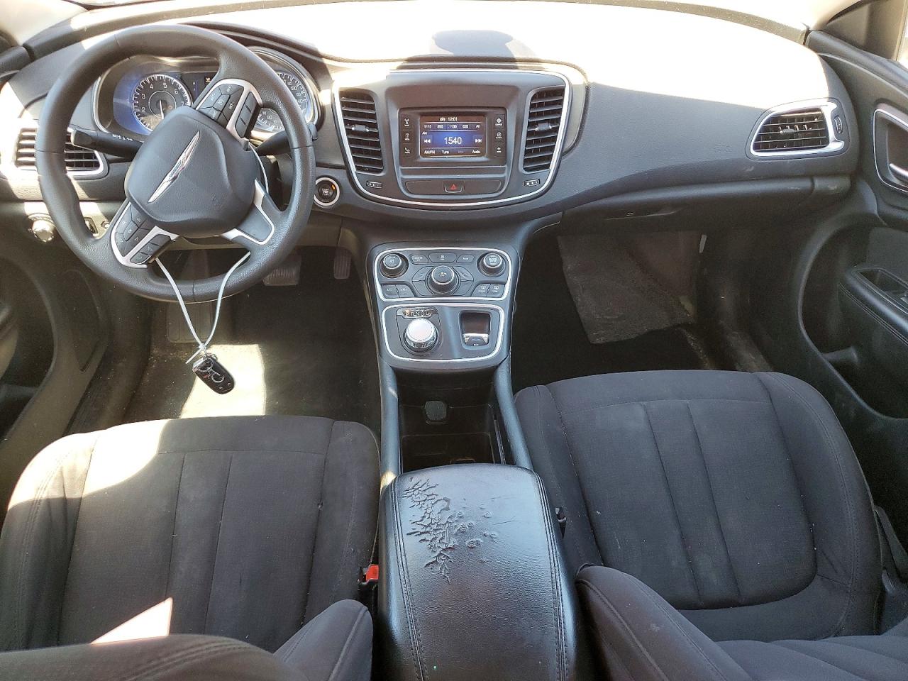 2015 Chrysler 200 Limited Burgundy vin: 1C3CCCAB9FN574439