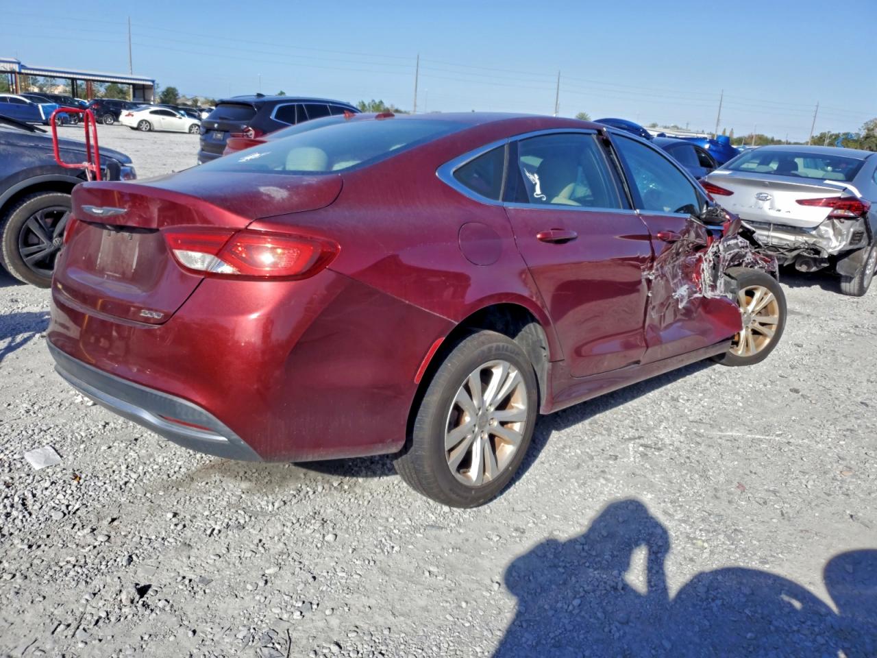 2015 Chrysler 200 Limited Burgundy vin: 1C3CCCAB9FN619170