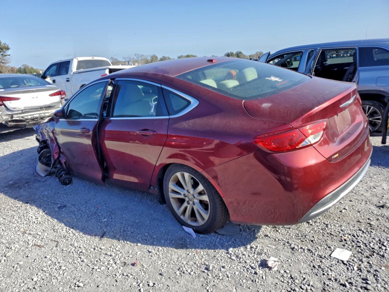2015 Chrysler 200 Limited Burgundy vin: 1C3CCCAB9FN619170