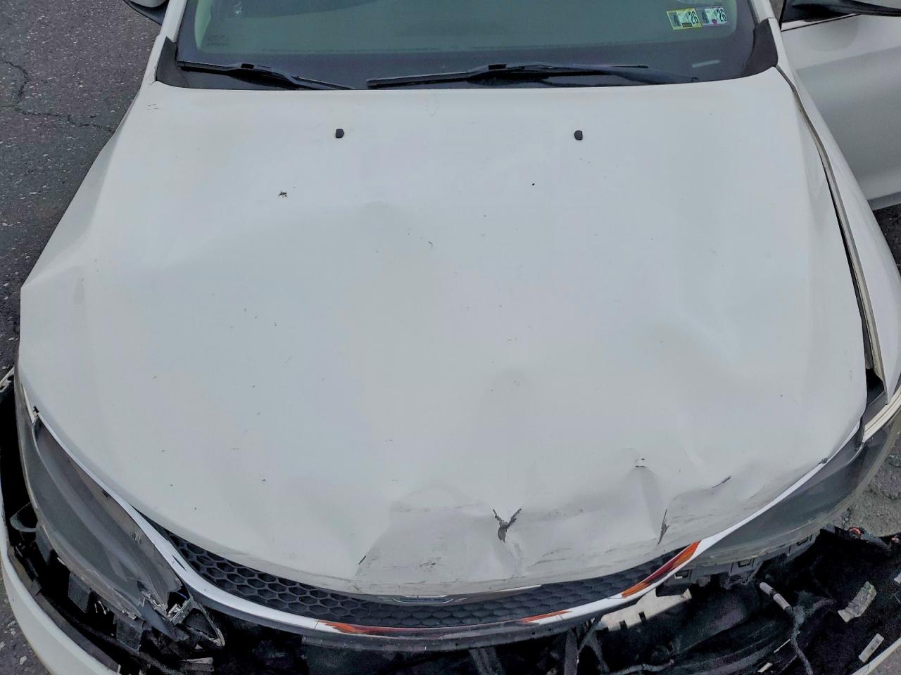 2015 Chrysler 200 Limited Белый vin: 1C3CCCAB9FN648958