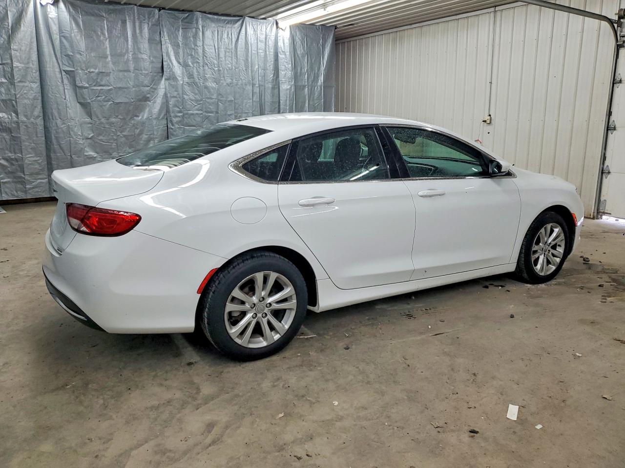 2015 Chrysler 200 Limited White vin: 1C3CCCAB9FN657952
