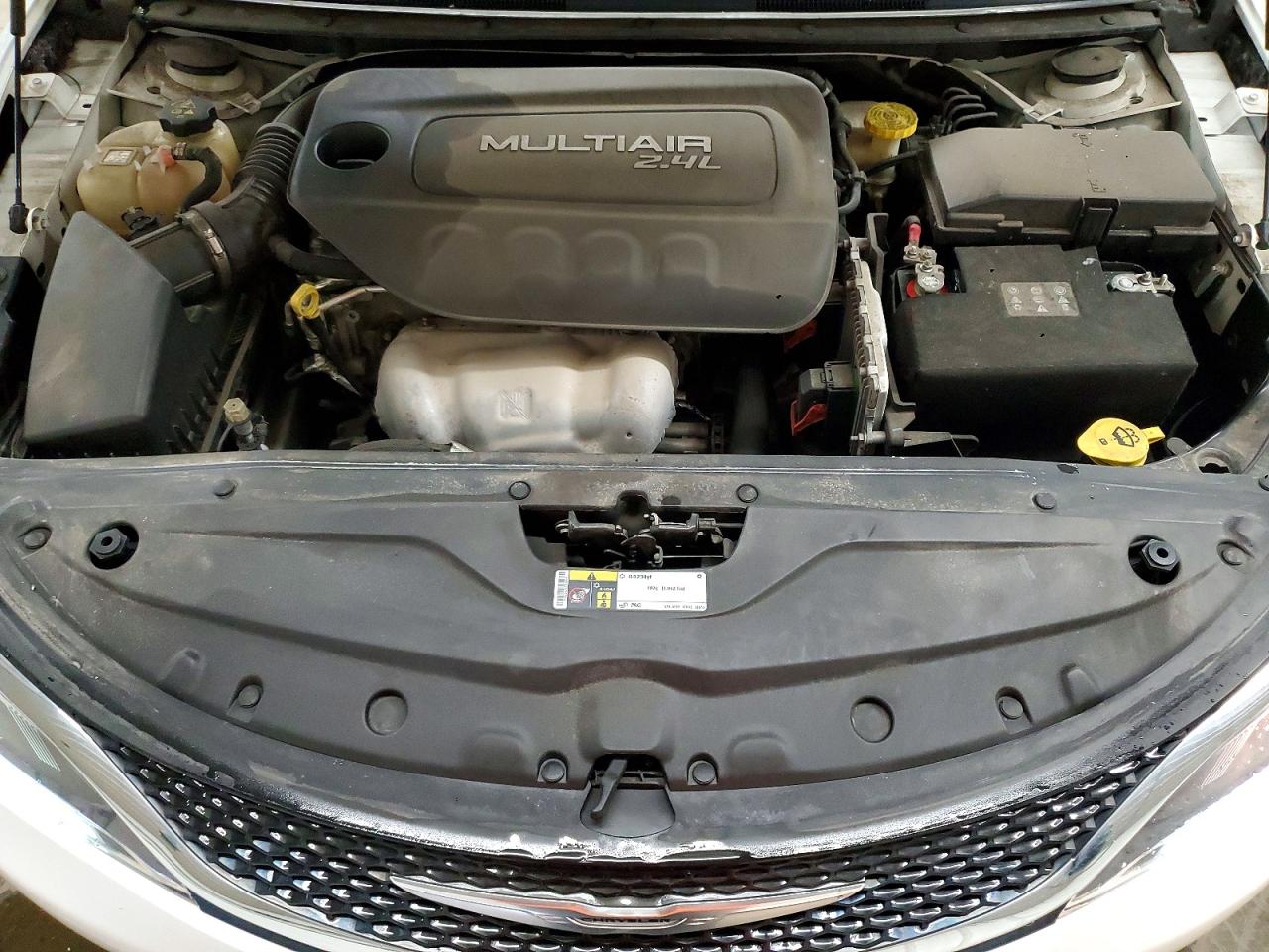 2015 Chrysler 200 Limited White vin: 1C3CCCAB9FN657952