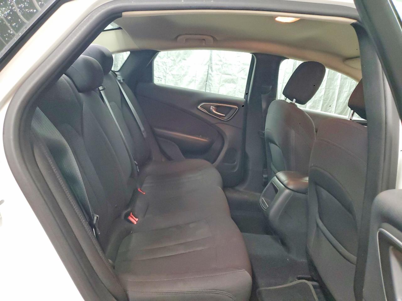 2015 Chrysler 200 Limited White vin: 1C3CCCAB9FN657952