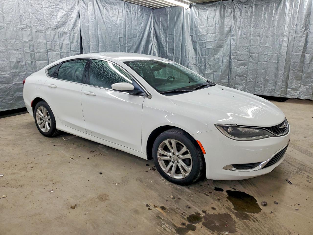 2015 Chrysler 200 Limited White vin: 1C3CCCAB9FN657952