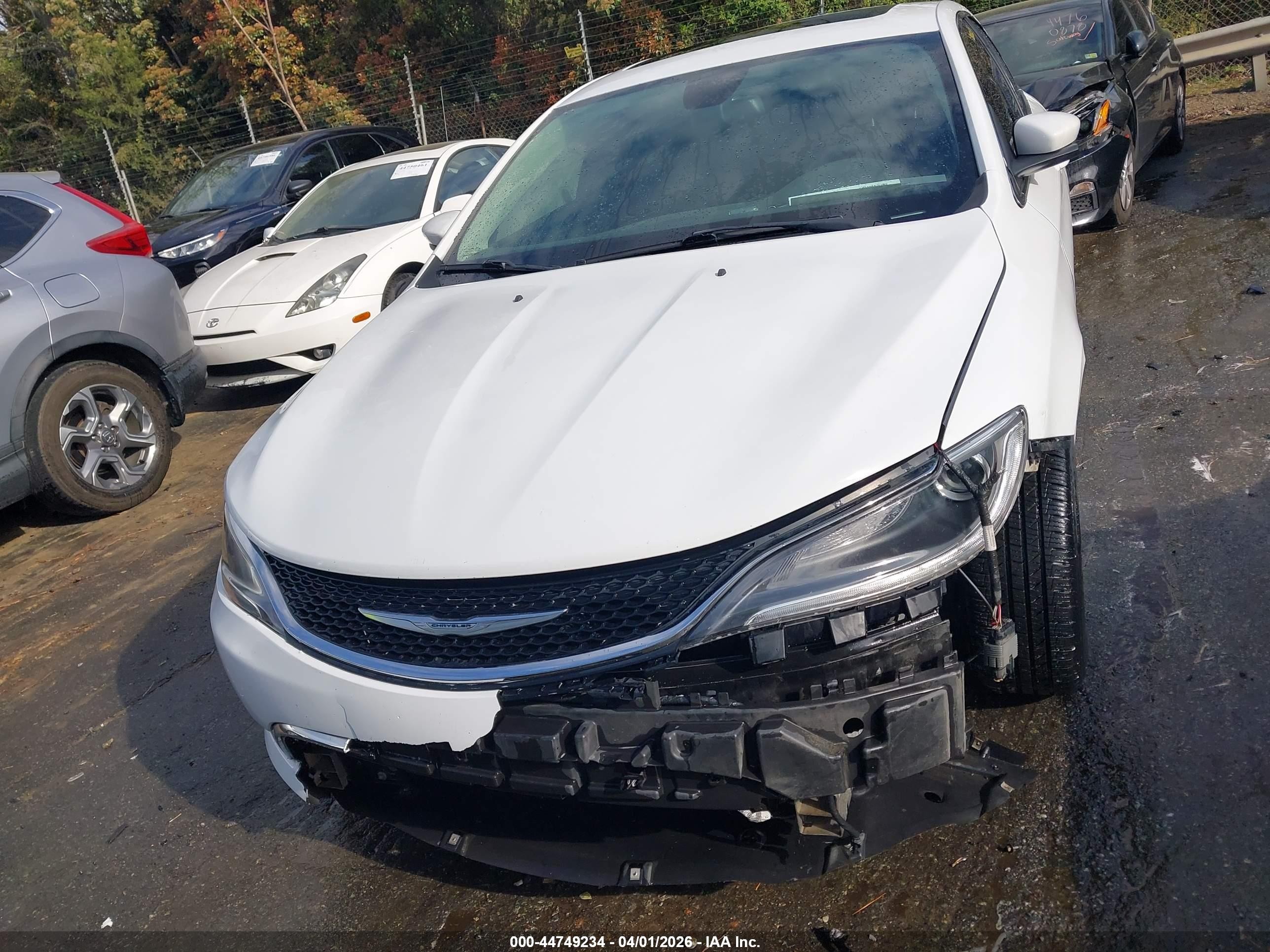2015 Chrysler 200 Limited Белый vin: 1C3CCCAB9FN684777