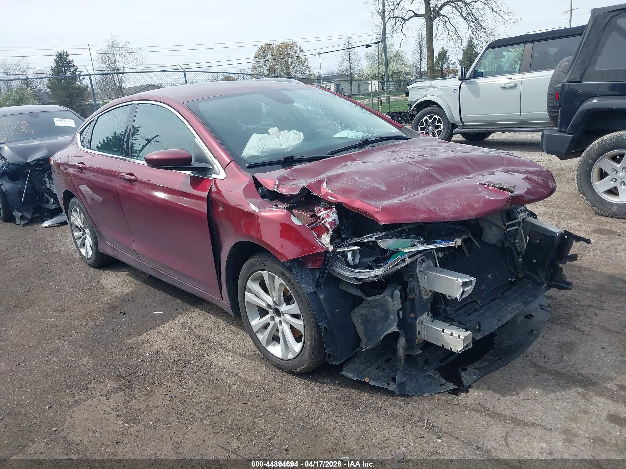 2015 Chrysler 200 Limited Красный vin: 1C3CCCAB9FN692202