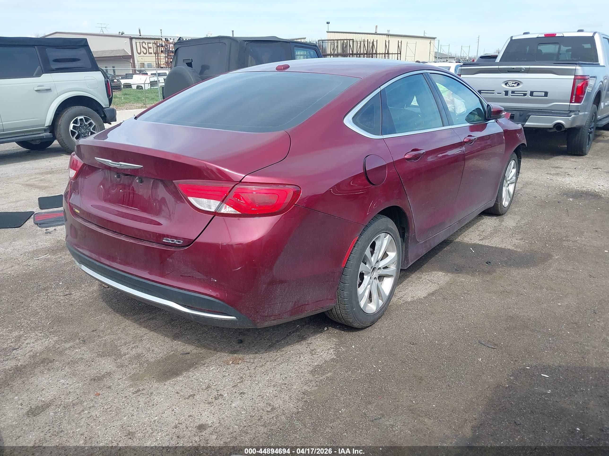 2015 Chrysler 200 Limited Red vin: 1C3CCCAB9FN692202