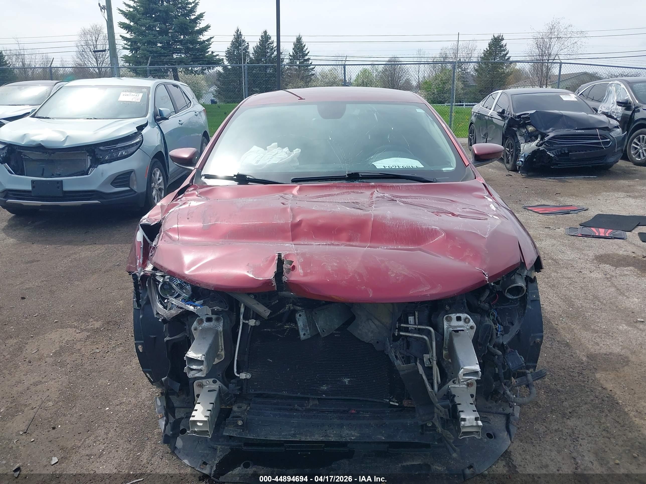 2015 Chrysler 200 Limited Red vin: 1C3CCCAB9FN692202