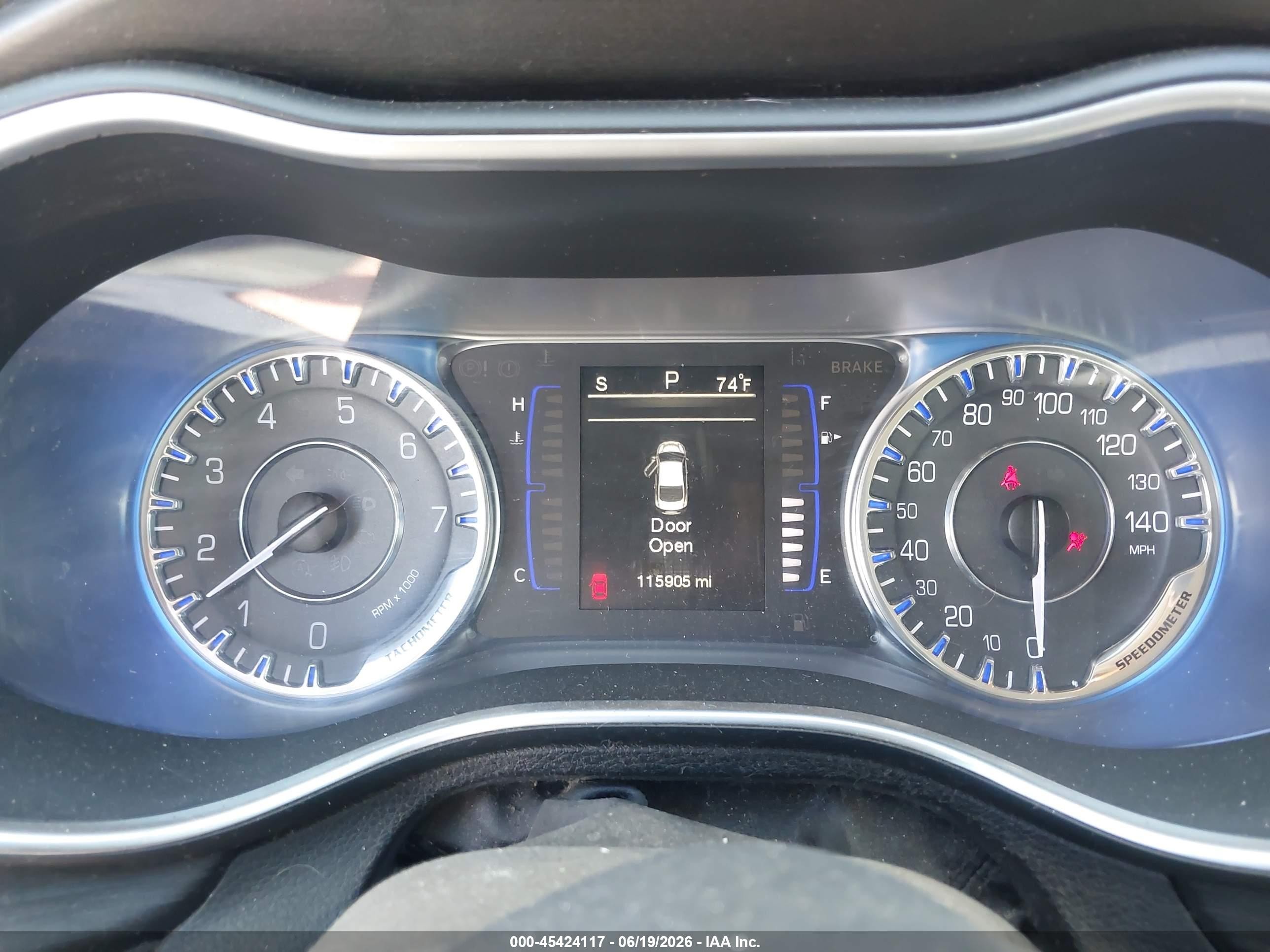 2015 Chrysler 200 Limited Черный vin: 1C3CCCAB9FN695097