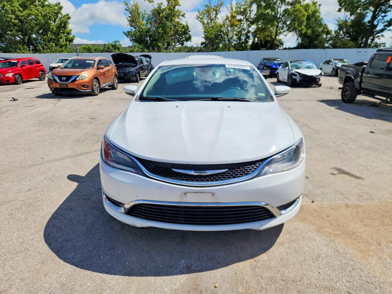 2015 Chrysler 200 Limited White vin: 1C3CCCAB9FN720838