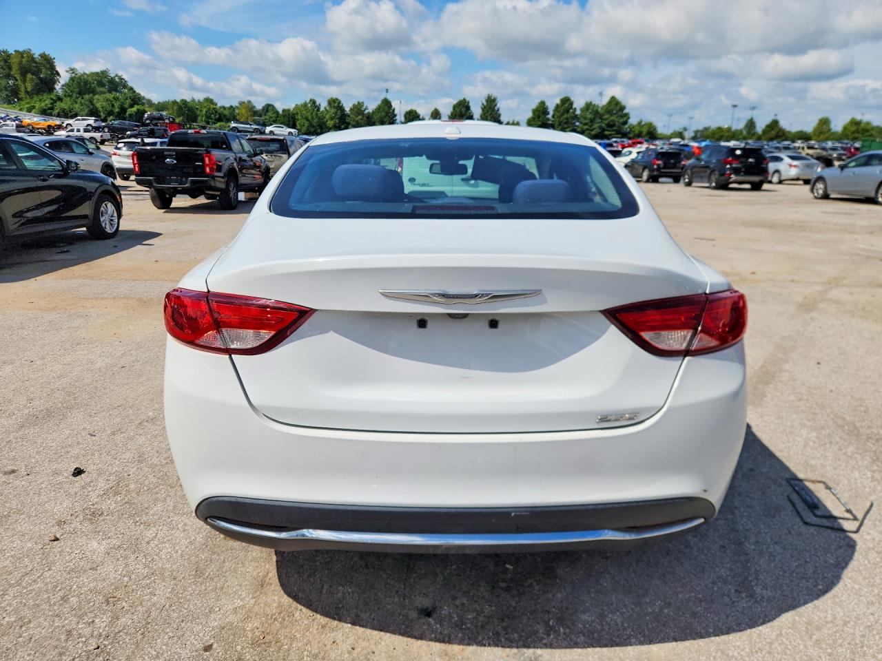 2015 Chrysler 200 Limited White vin: 1C3CCCAB9FN720838