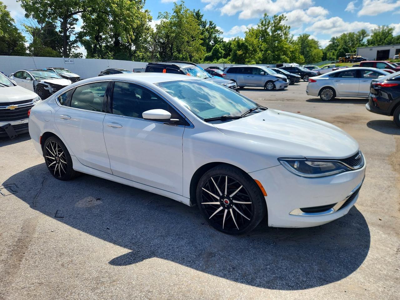 2015 Chrysler 200 Limited White vin: 1C3CCCAB9FN720838